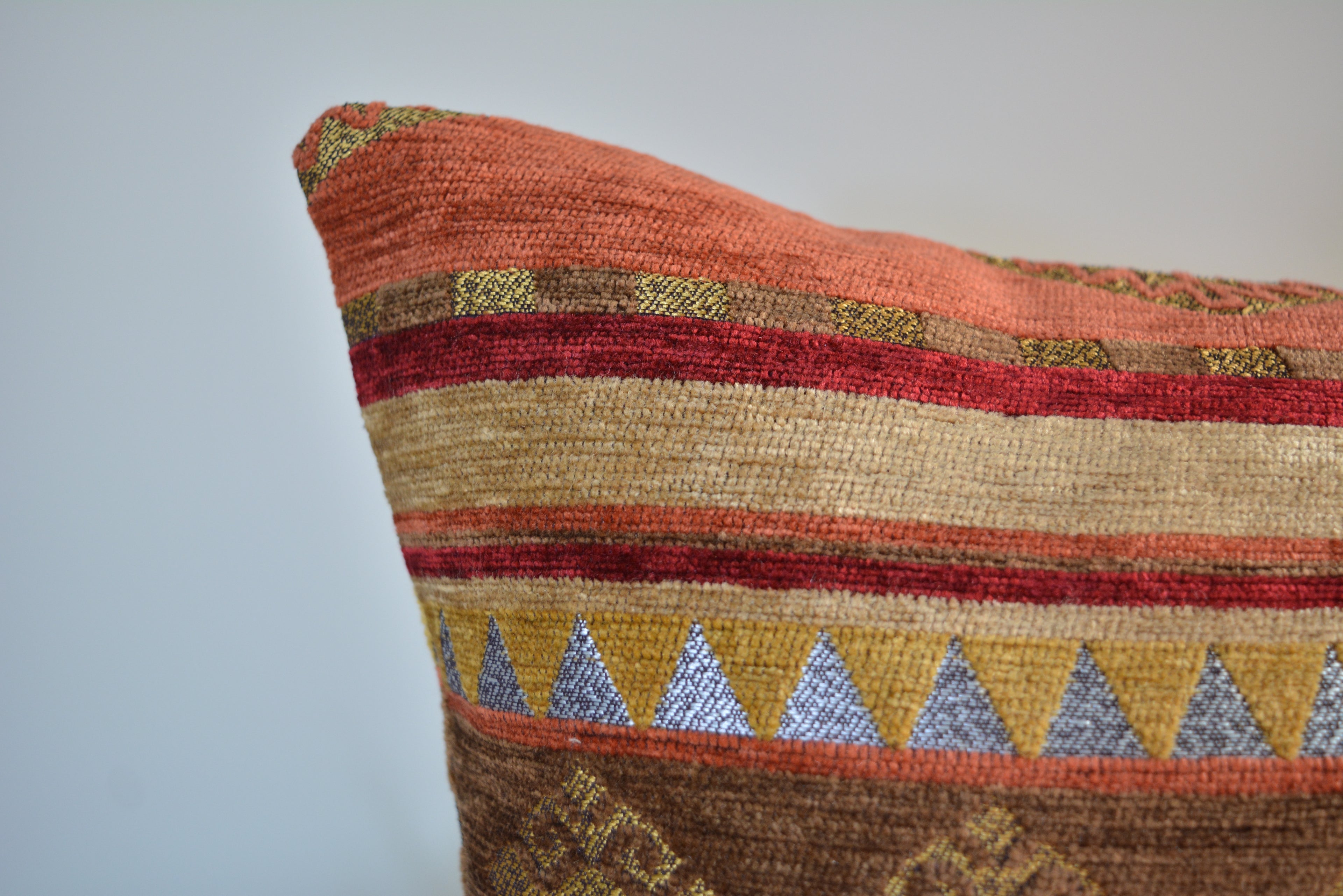 Unique Design, Premium quality machine woven fabric, 16x16inc. // 40x40cm., Unique, Stylish & Elegant Home Decor, Authentic Pillow Cover, Luxury Cushion Cover – Unique Pattern,
