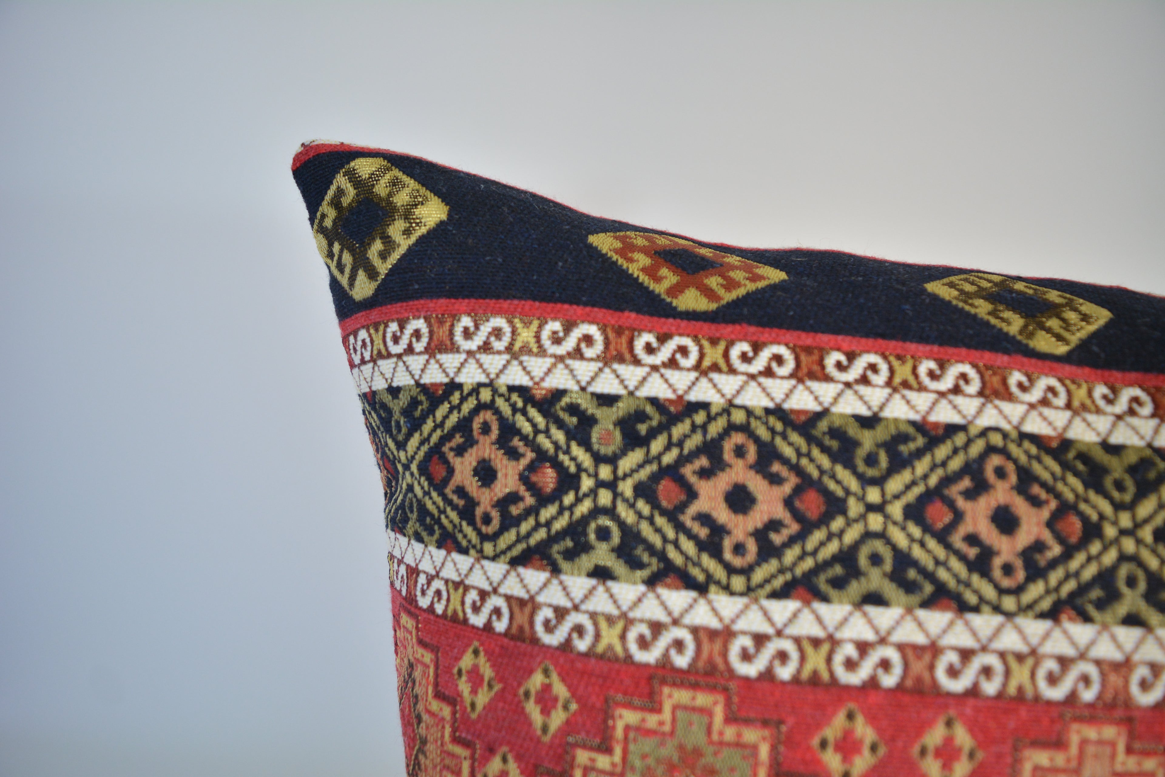 Unique Design, Premium quality machine woven fabric, 16x16inc. // 40x40cm., Unique, Stylish & Elegant Home Decor, Authentic Pillow Cover, Luxury Cushion Cover – Unique Pattern,