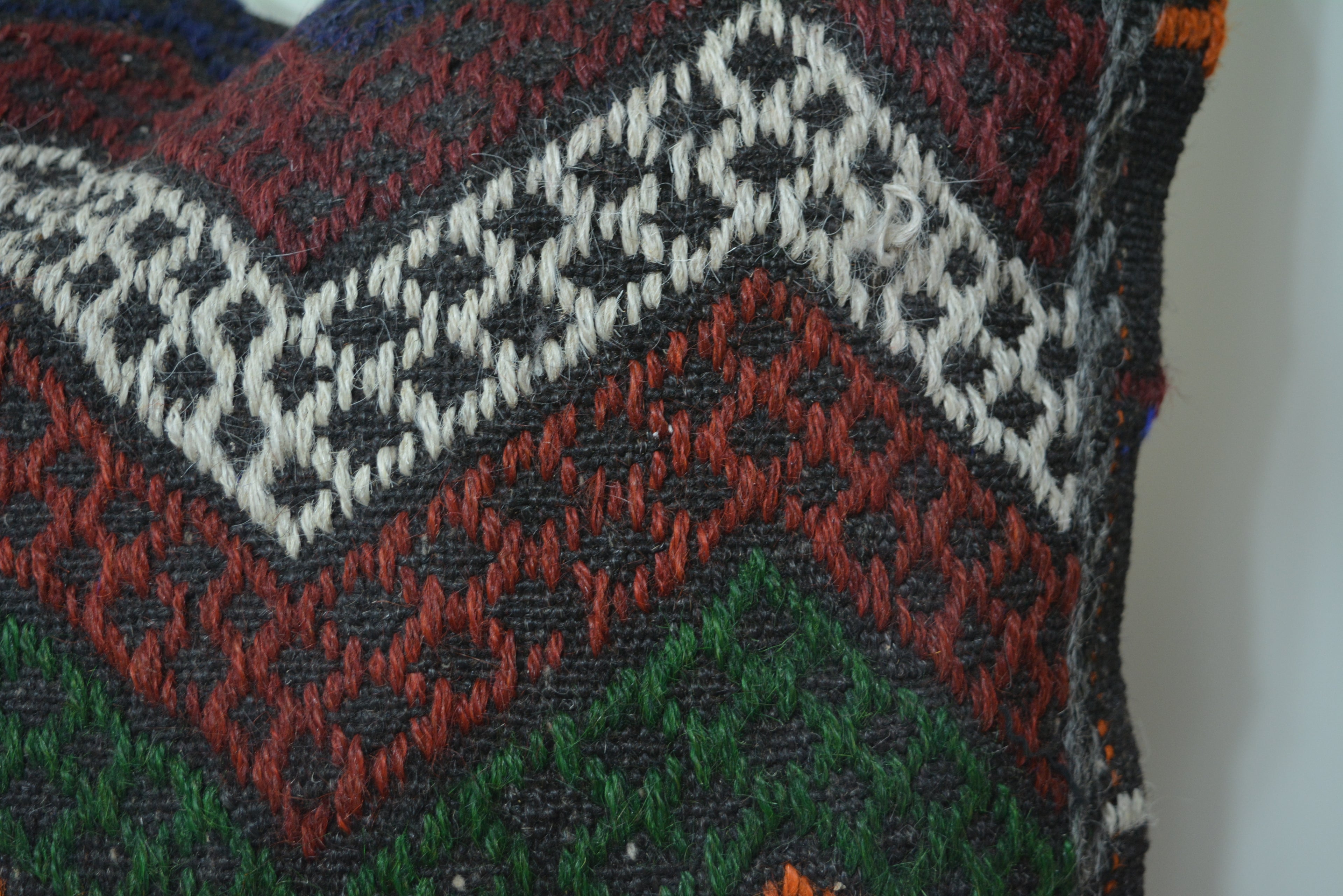 Handgemaakt Kelim Sierkussen van Vintage Tapijt 60x60cm. // 24x24in. Uniek, Authentiek en Duurzaam