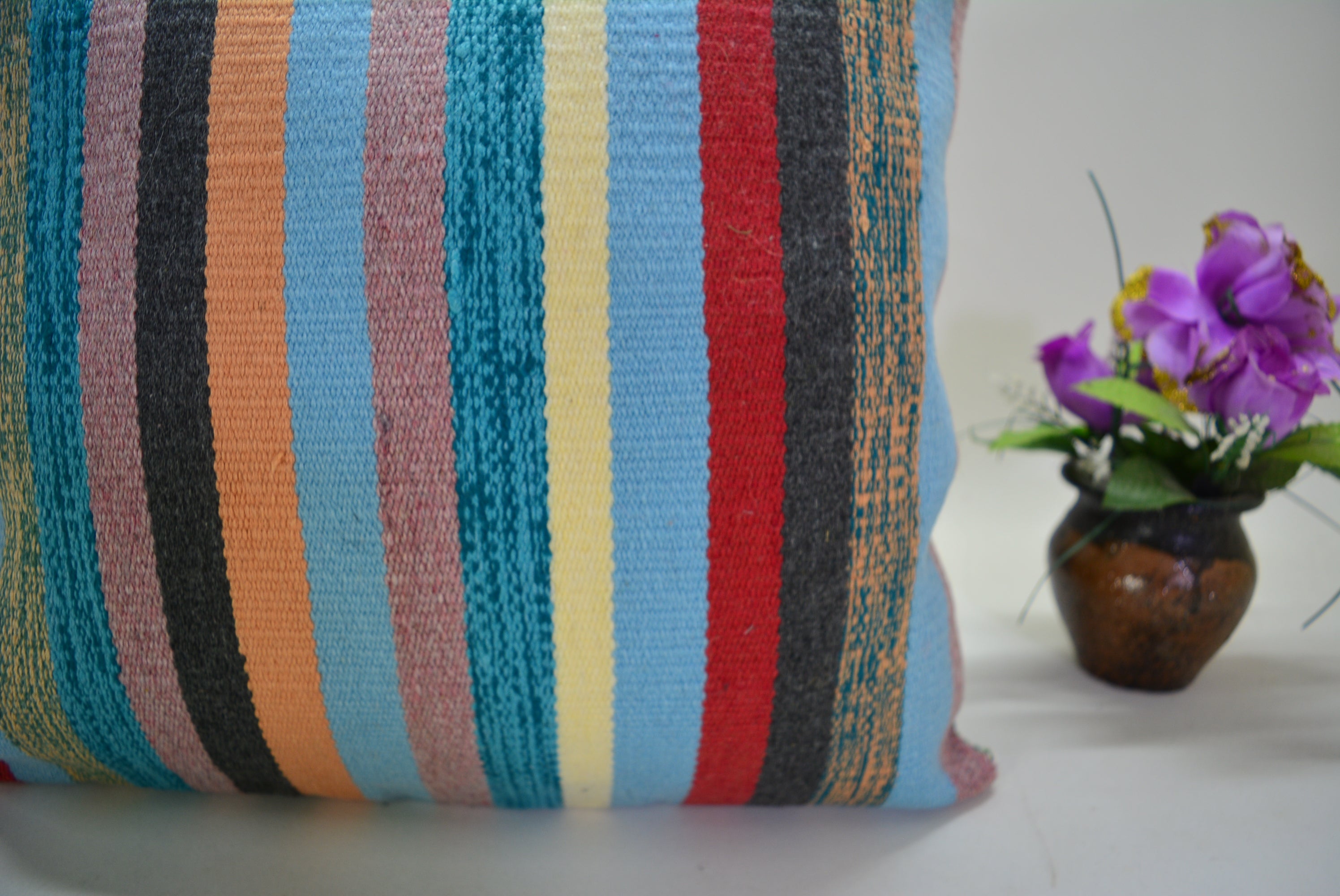 Een Tijdloos en Duurzaam Interieuraccessoire 40x40cm. // 16x16in.