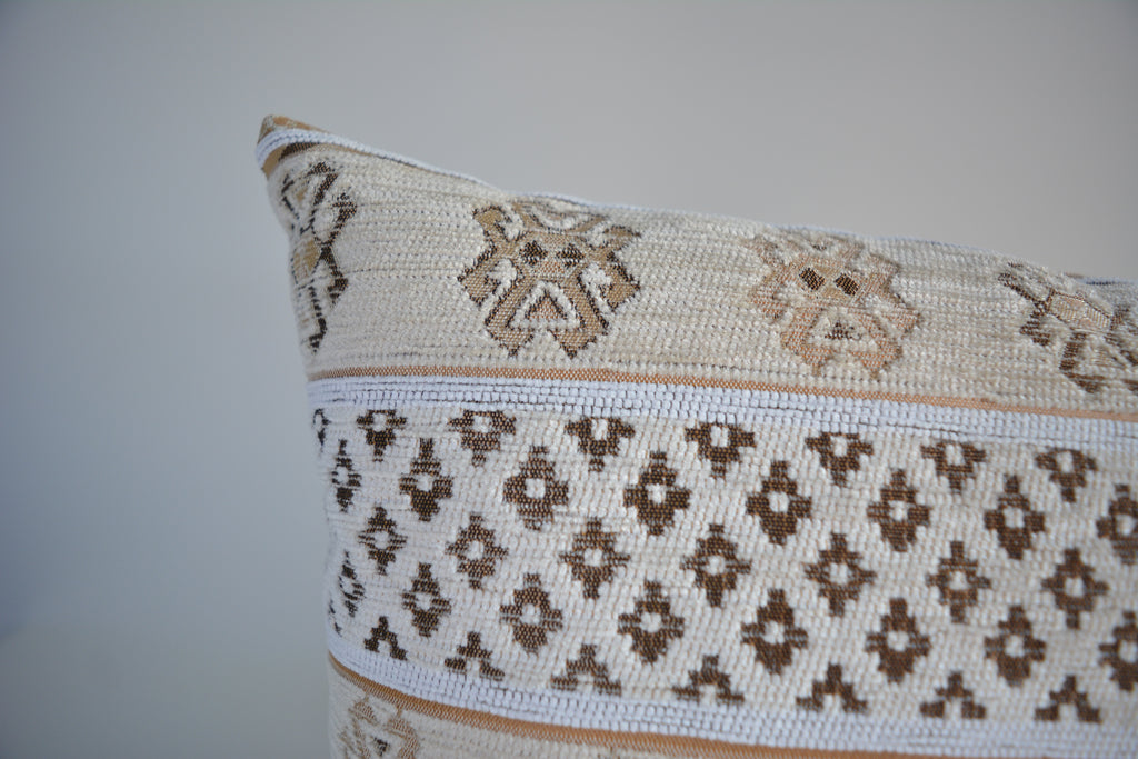Unique Design, Premium quality machine woven fabric, 12x20inc. // 30x50cm., Unique, Stylish & Elegant Home Decor, Authentic Pillow Cover, Luxury Cushion Cover – Unique Pattern,