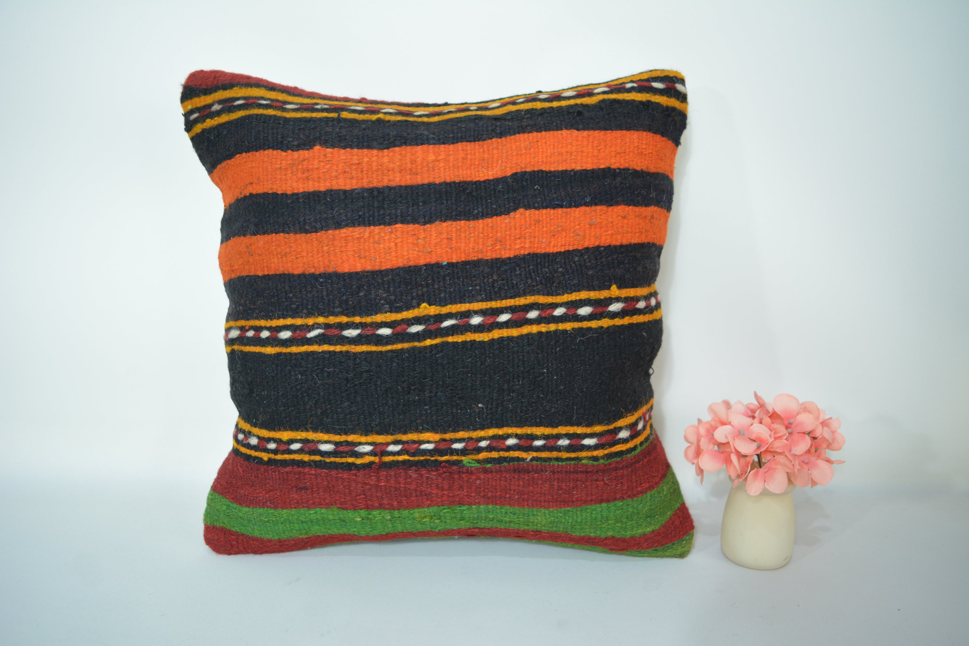 Een Tijdloos en Duurzaam Interieuraccessoire 40x40cm. // 16x16in.