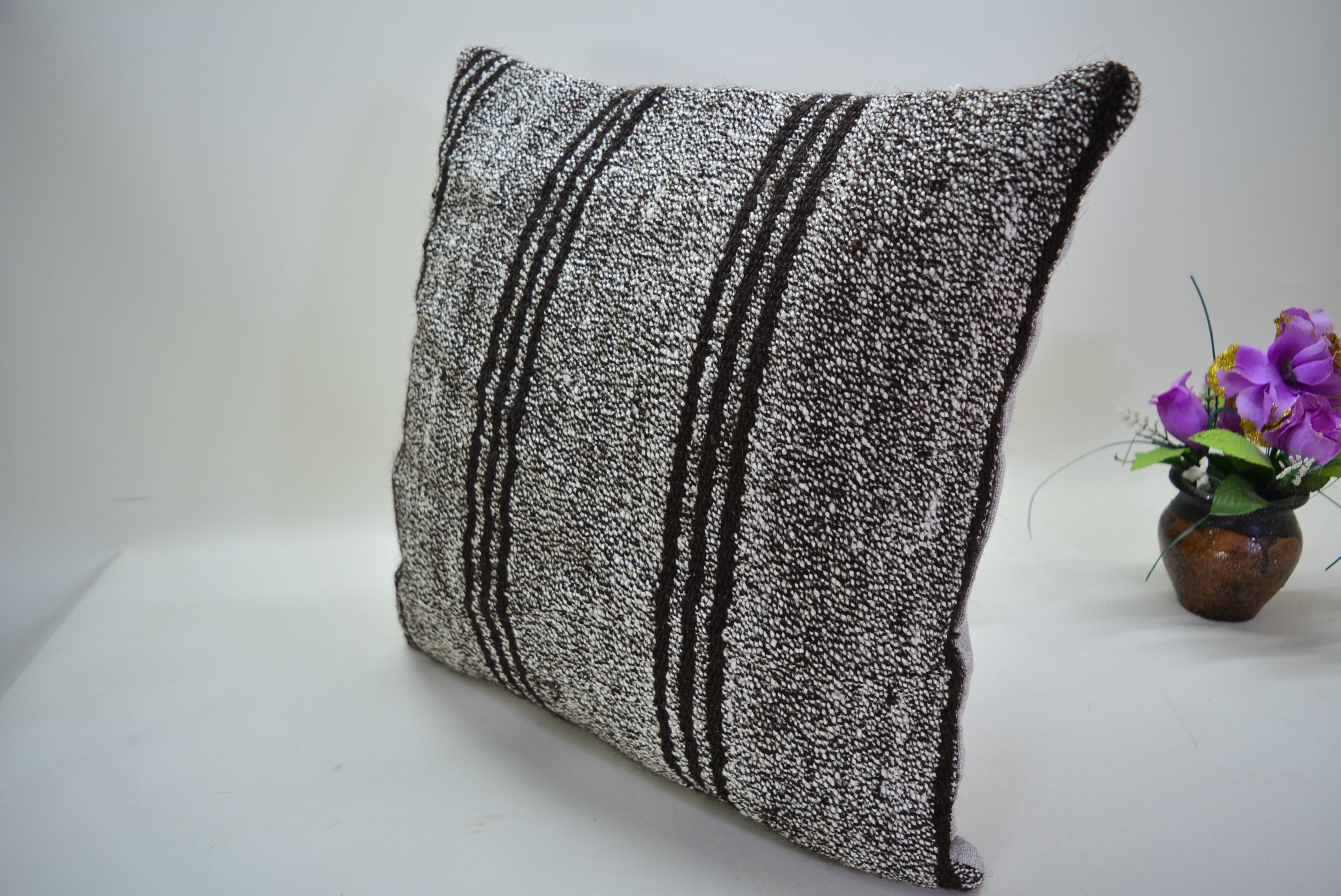 Een Tijdloos en Duurzaam Interieuraccessoire 40x40cm. // 16x16in.