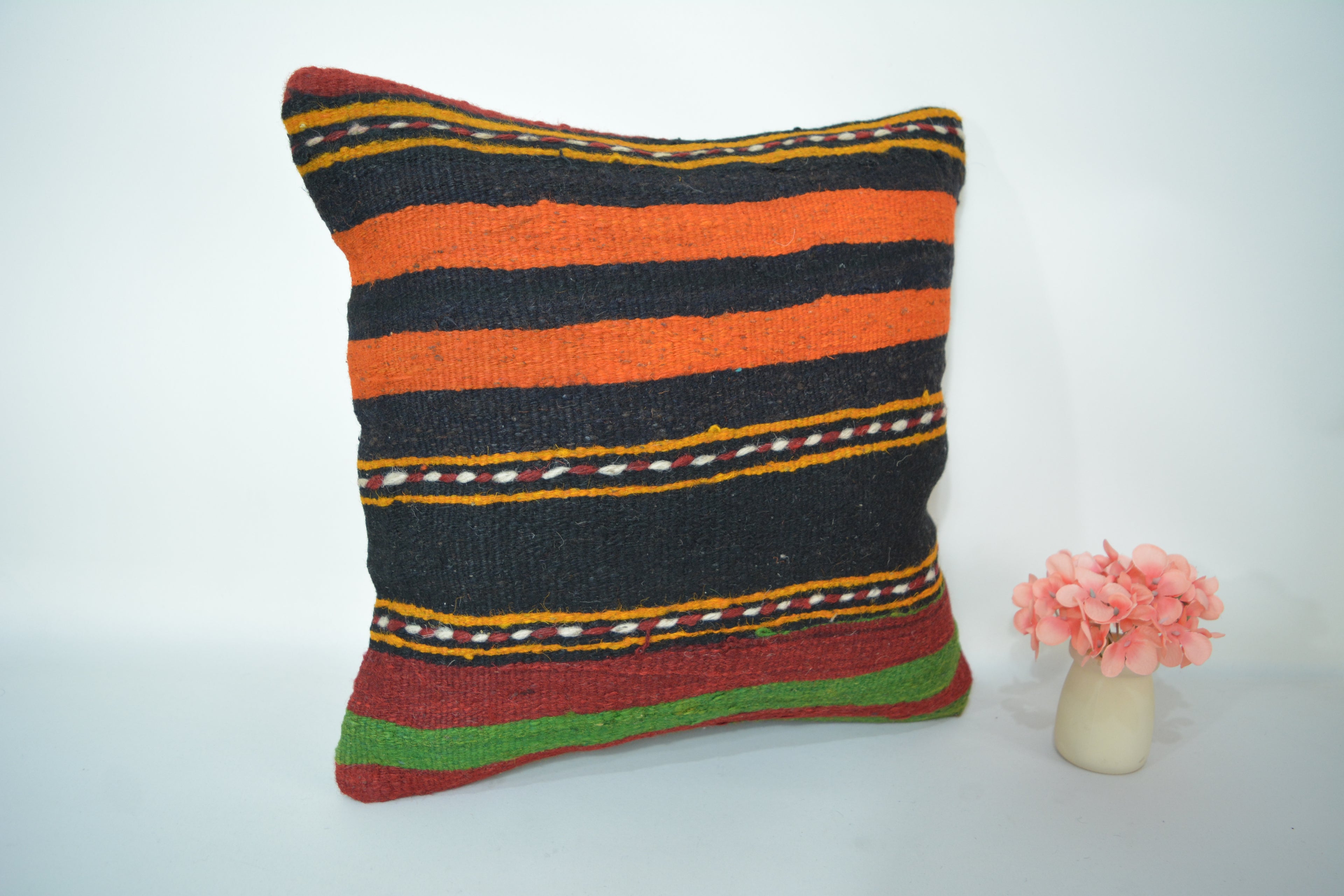 Een Tijdloos en Duurzaam Interieuraccessoire 40x40cm. // 16x16in.
