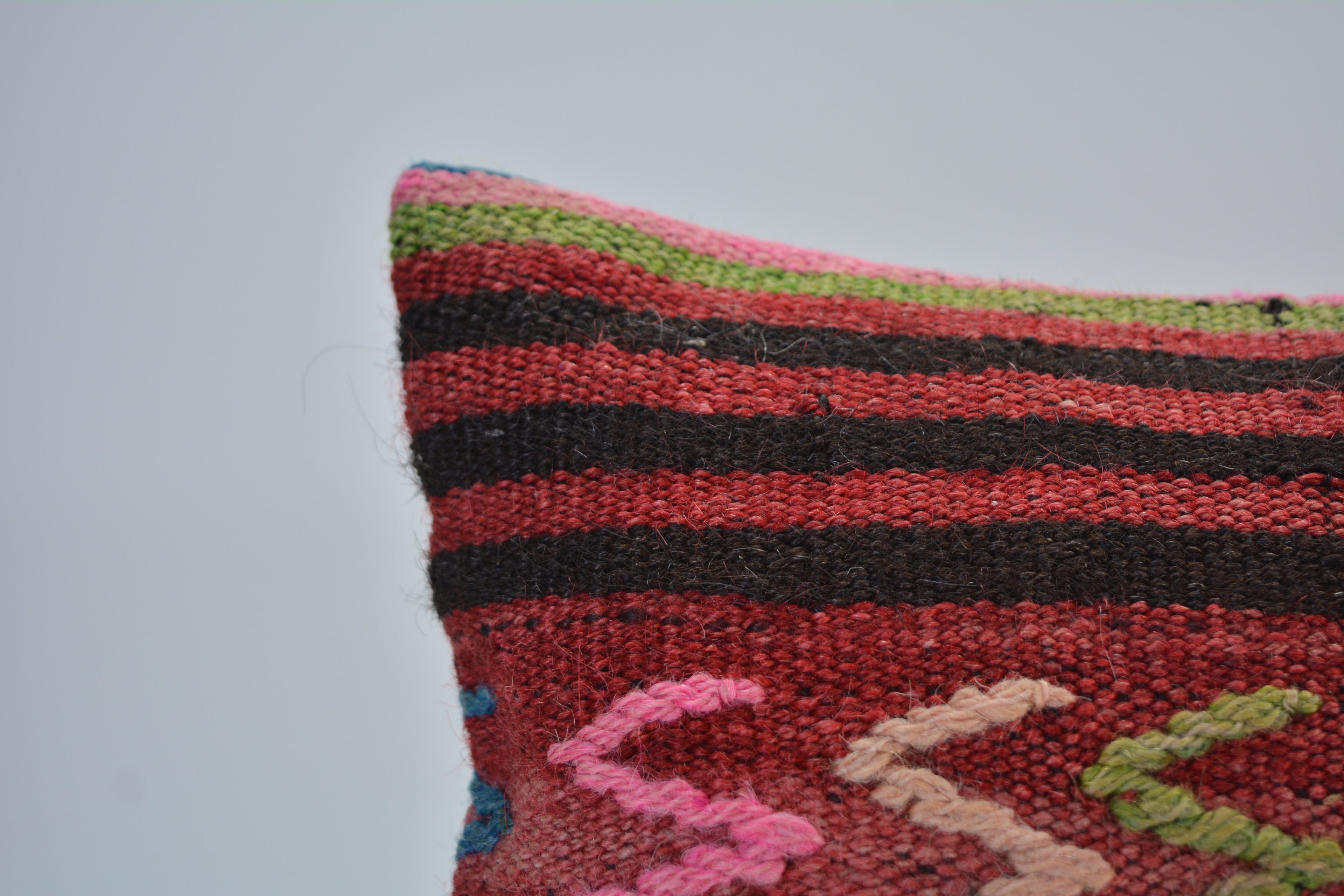 Handgemaakt Kelim Sierkussen van Vintage Tapijt 30x60cm. // 12x24in. Uniek, Authentiek en Duurzaam
