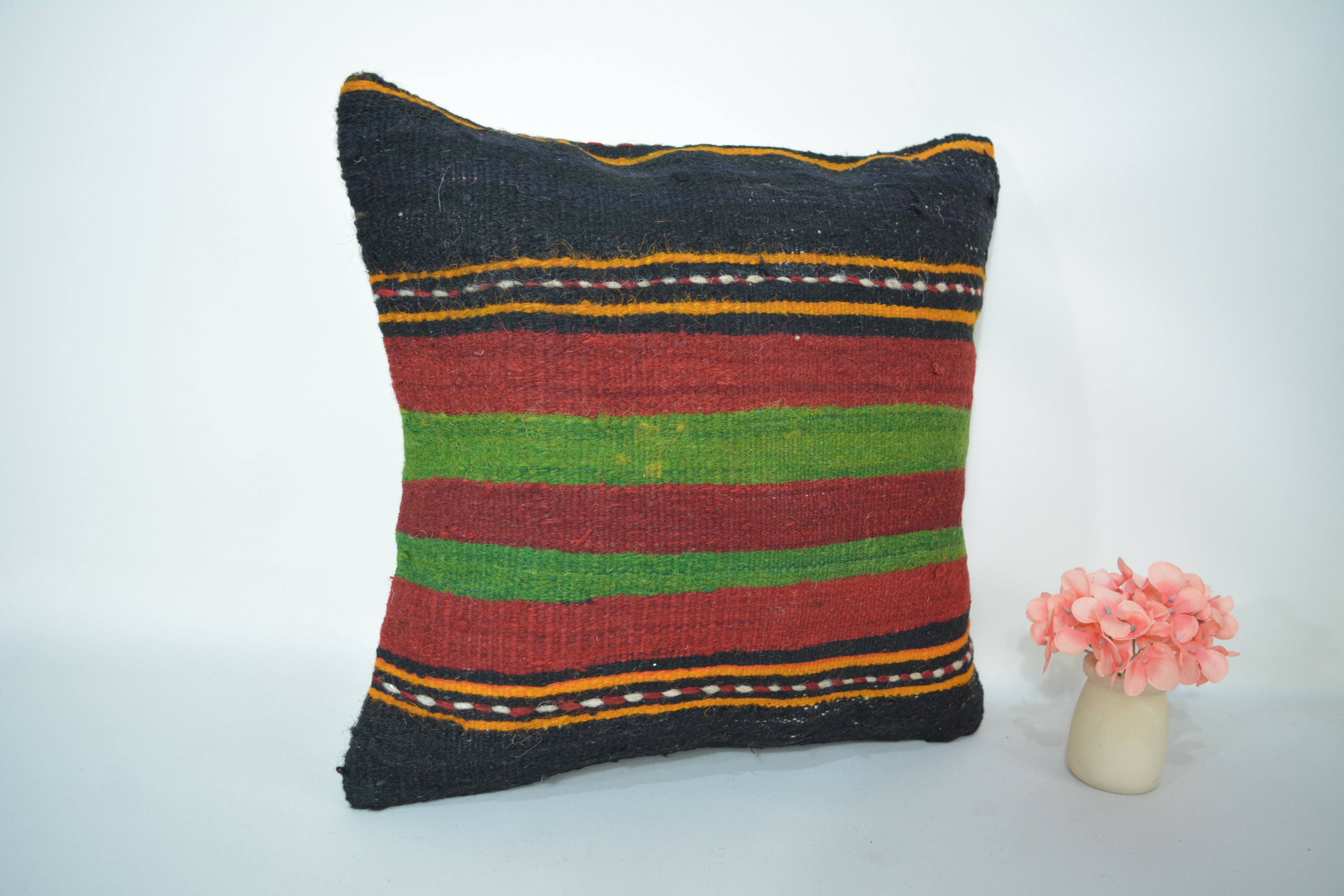 Een Tijdloos en Duurzaam Interieuraccessoire 40x40cm. // 16x16in.
