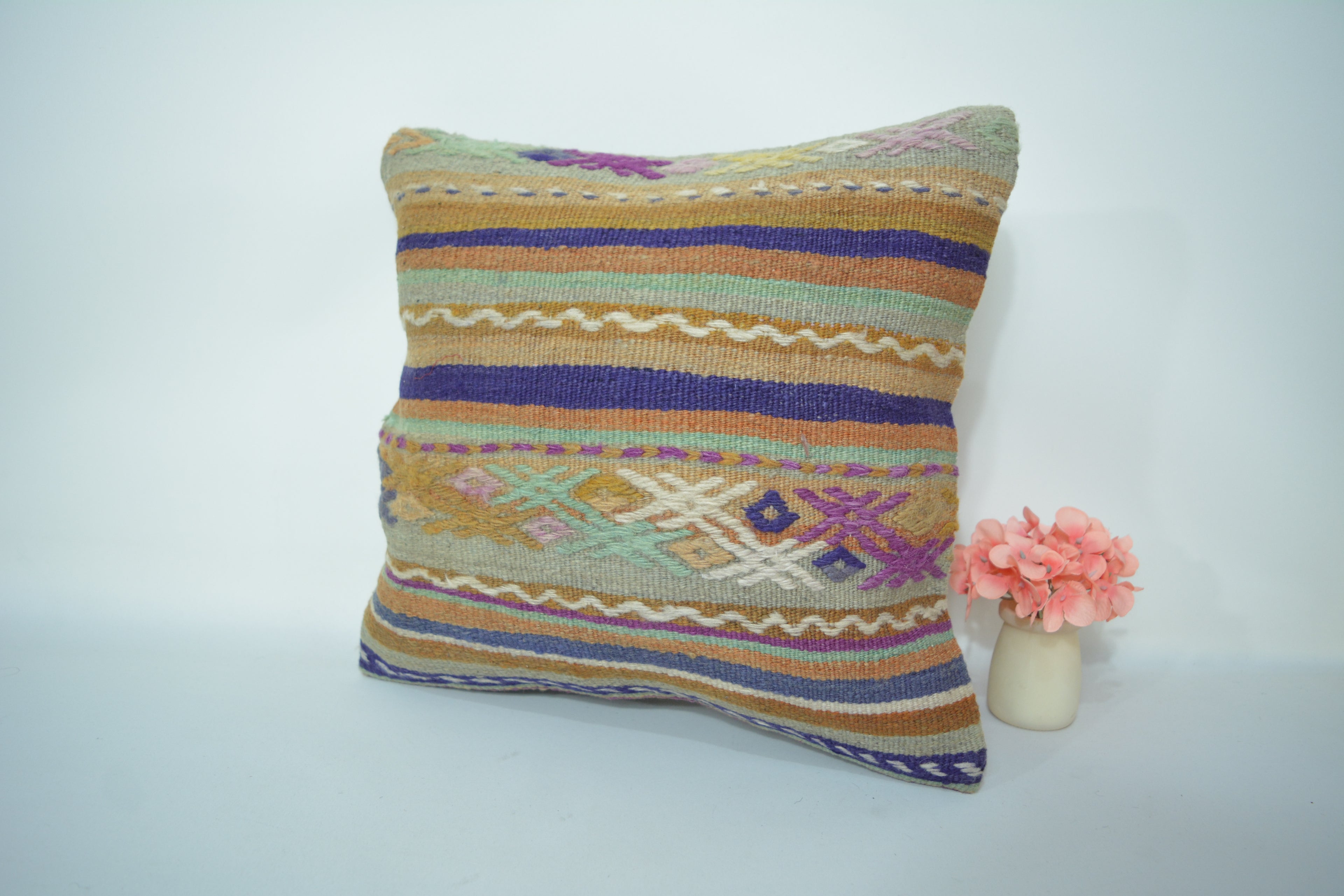 Een Tijdloos en Duurzaam Interieuraccessoire 40x40cm. // 16x16in.