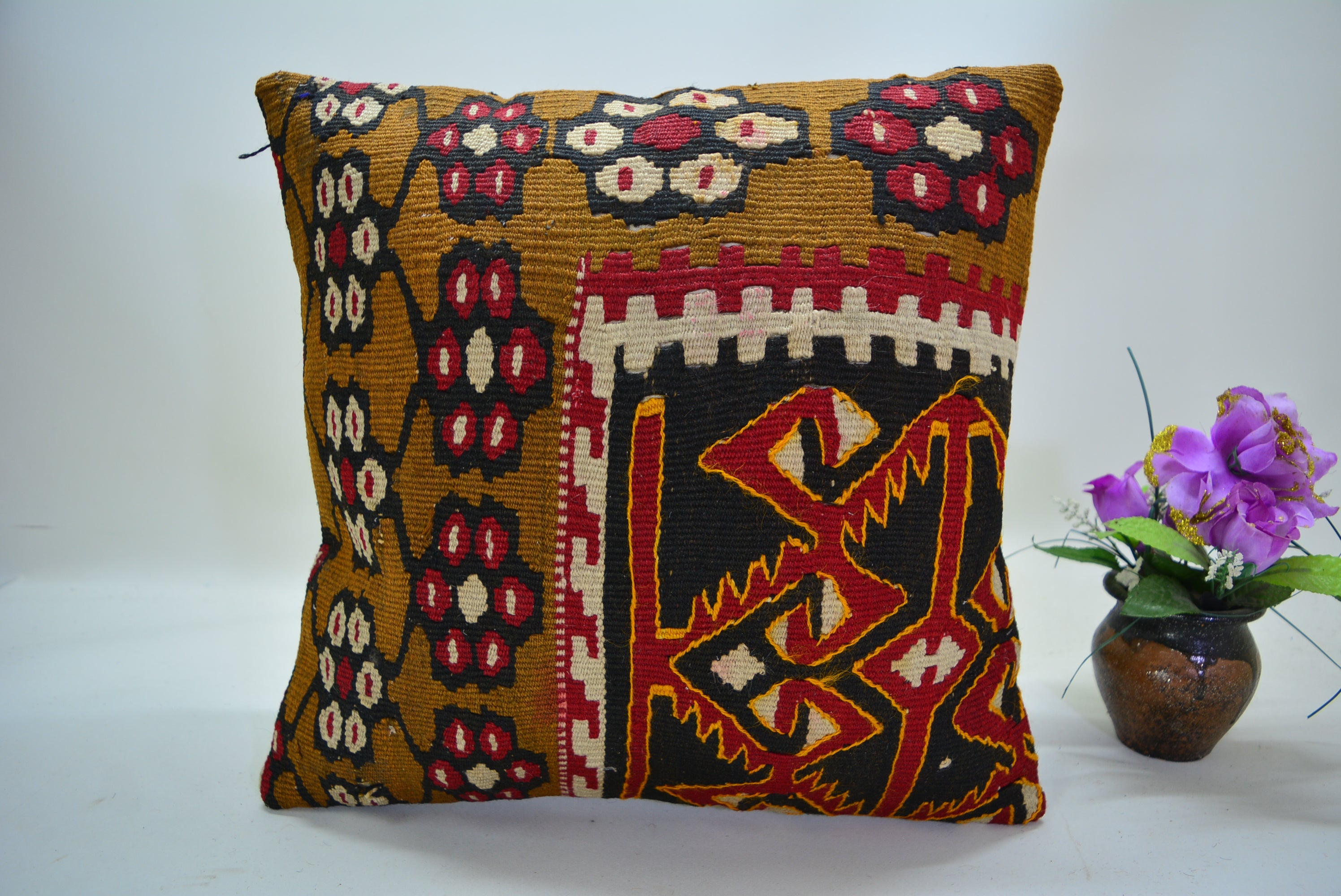 Een Tijdloos en Duurzaam Interieuraccessoire 40x40cm. // 16x16in.