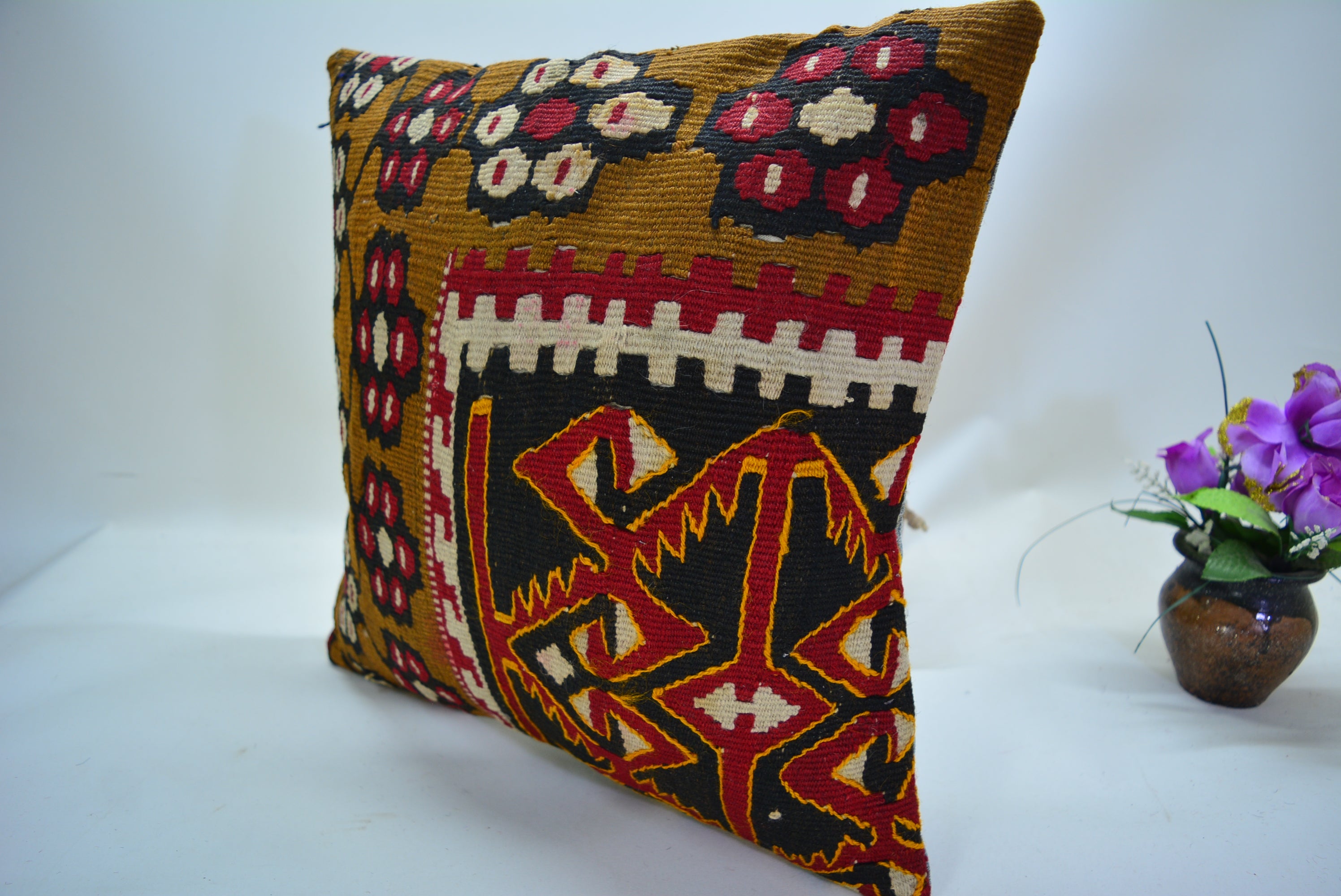 Een Tijdloos en Duurzaam Interieuraccessoire 40x40cm. // 16x16in.