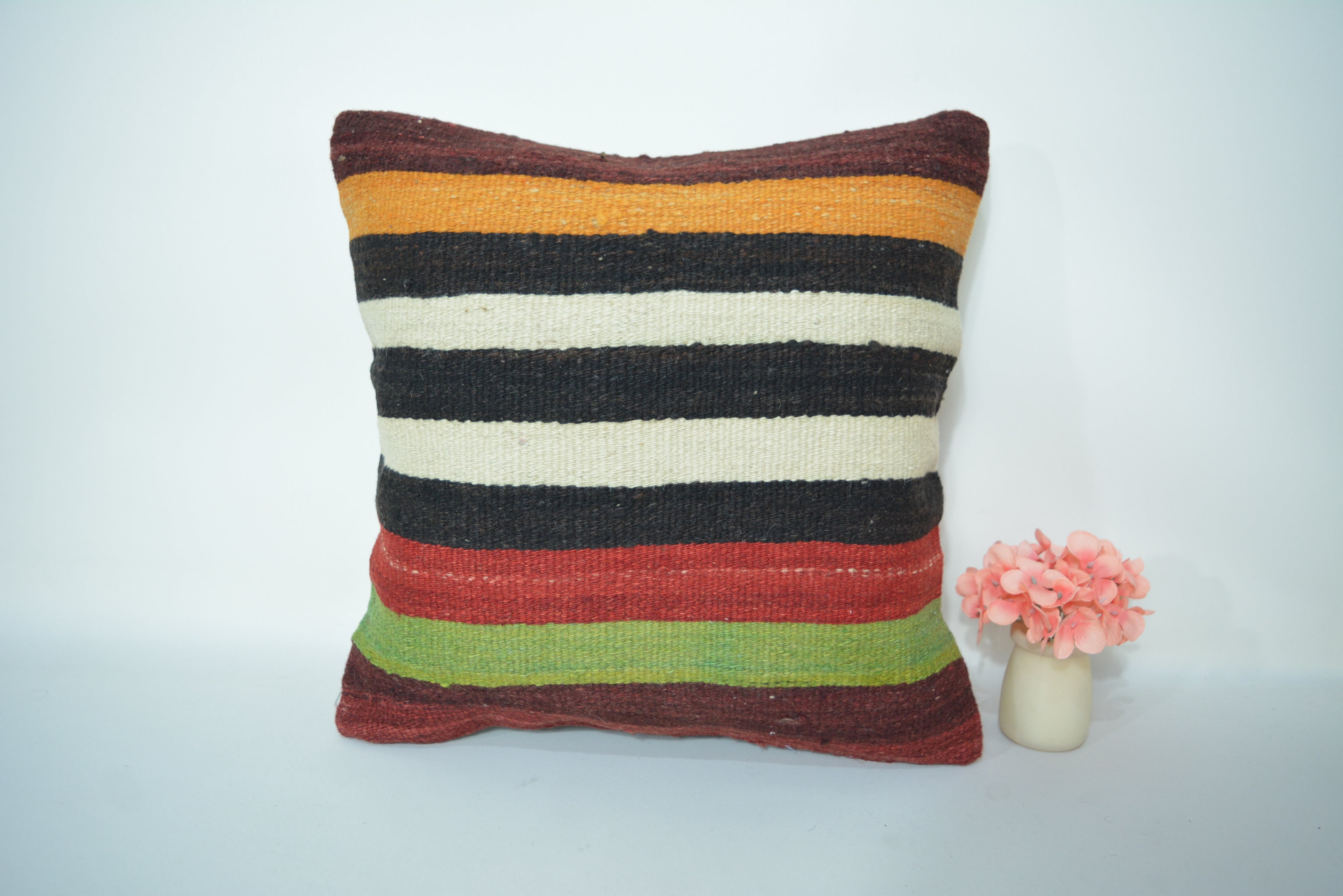 Een Tijdloos en Duurzaam Interieuraccessoire 40x40cm. // 16x16in.