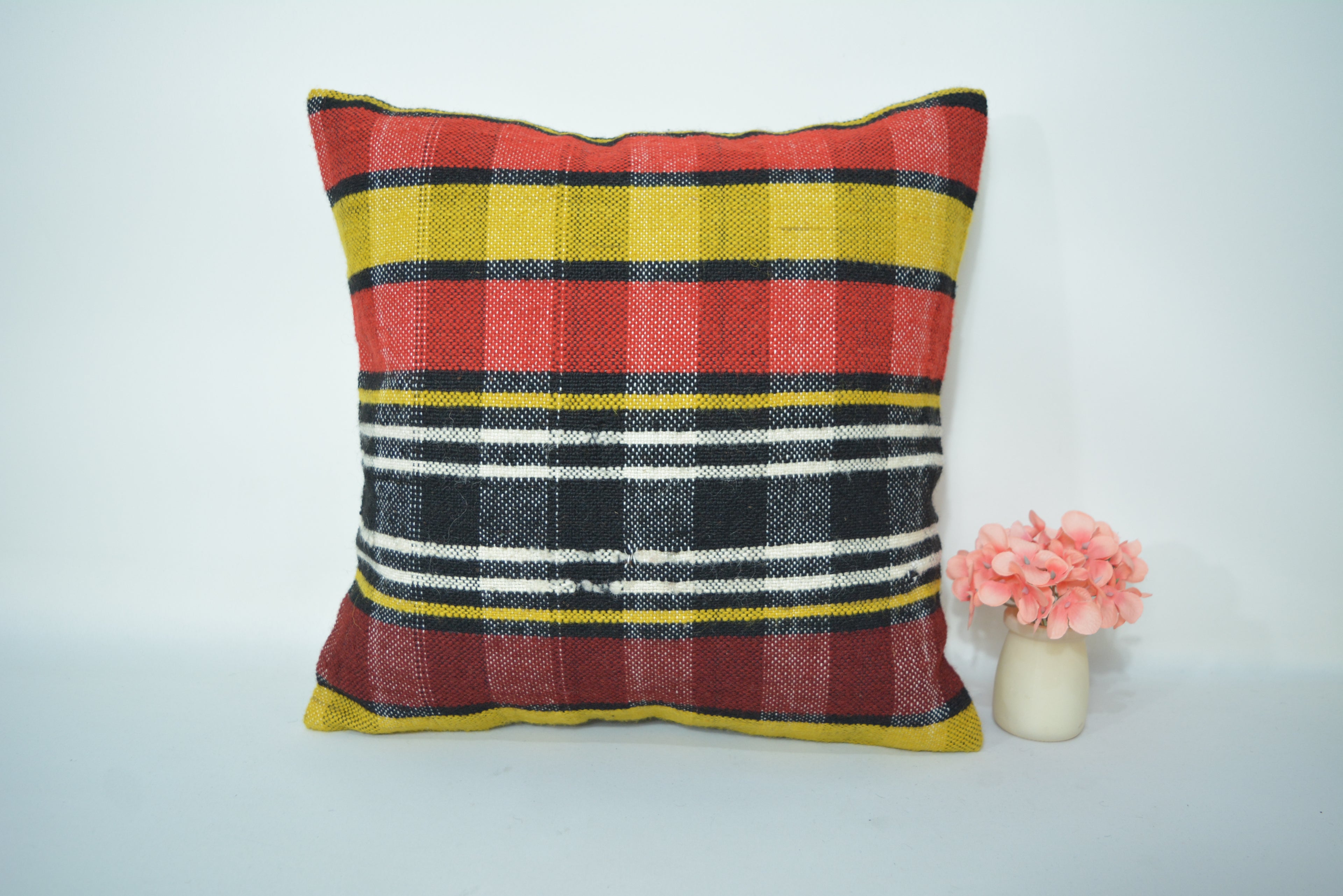 Een Tijdloos en Duurzaam Interieuraccessoire 40x40cm. // 16x16in.
