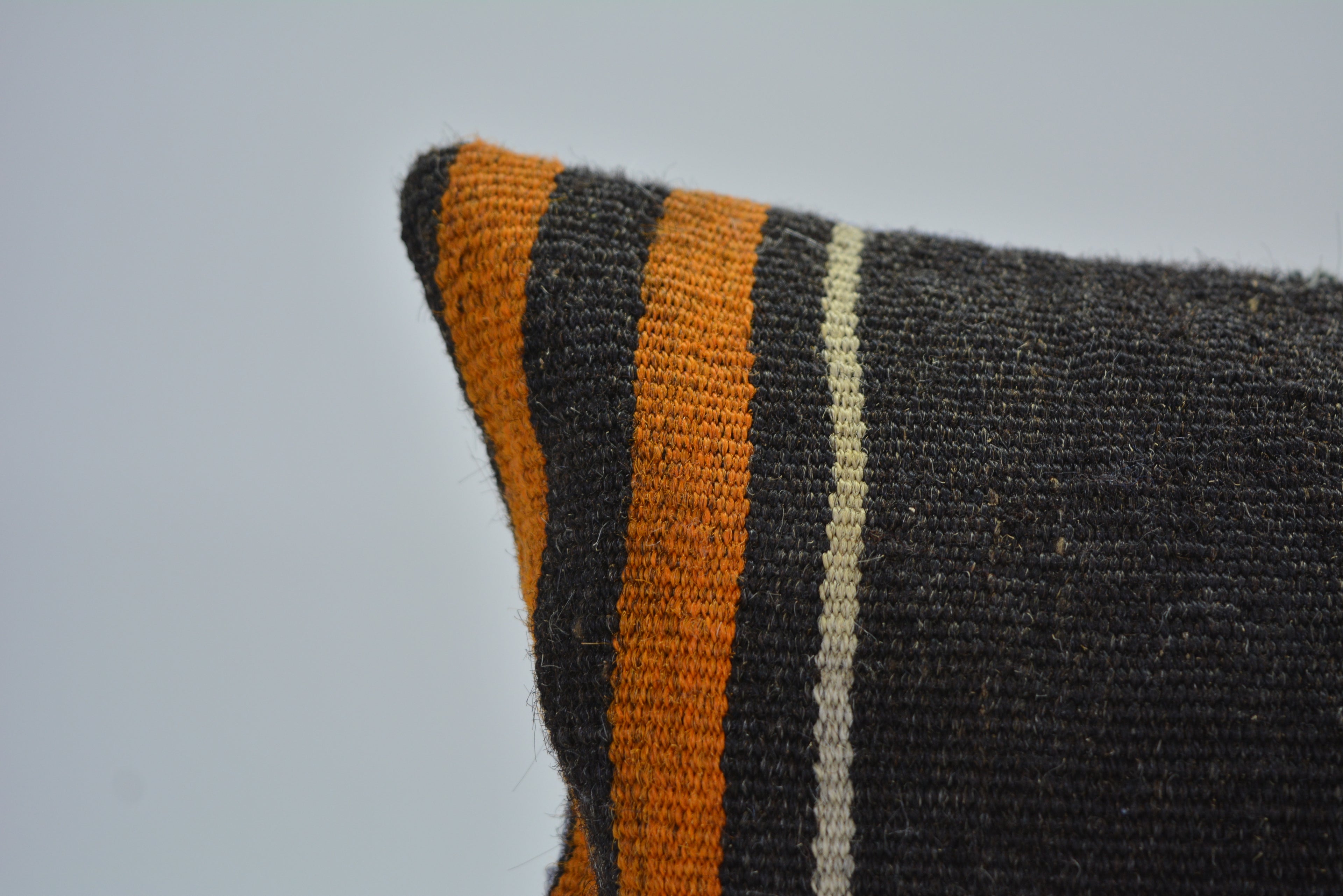 Handgemaakt Kelim Sierkussen van Vintage Tapijt 30x60cm. // 12x24in. Uniek, Authentiek en Duurzaam