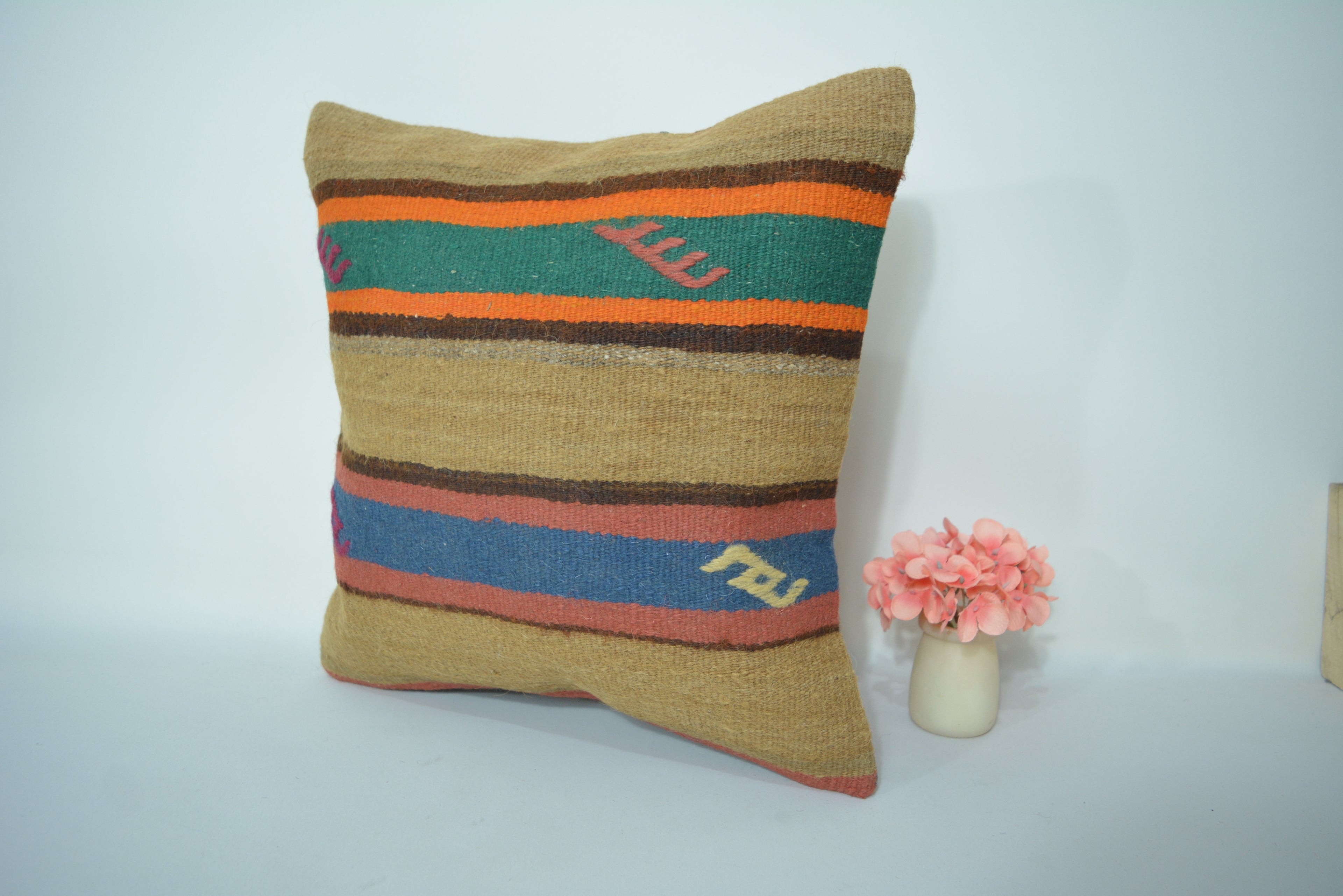 Een Tijdloos en Duurzaam Interieuraccessoire 40x40cm. // 16x16in.