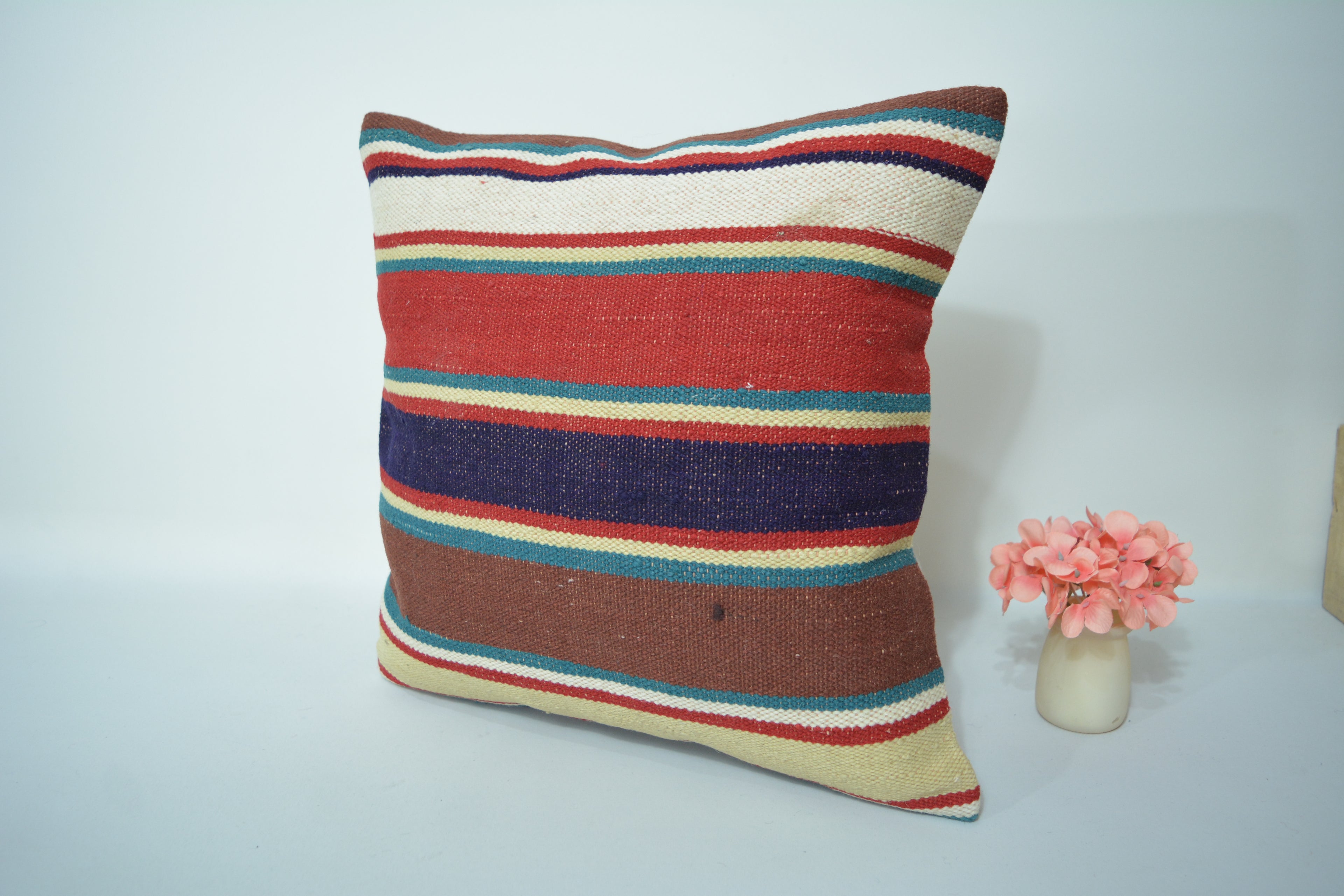 Een Tijdloos en Duurzaam Interieuraccessoire 40x40cm. // 16x16in.