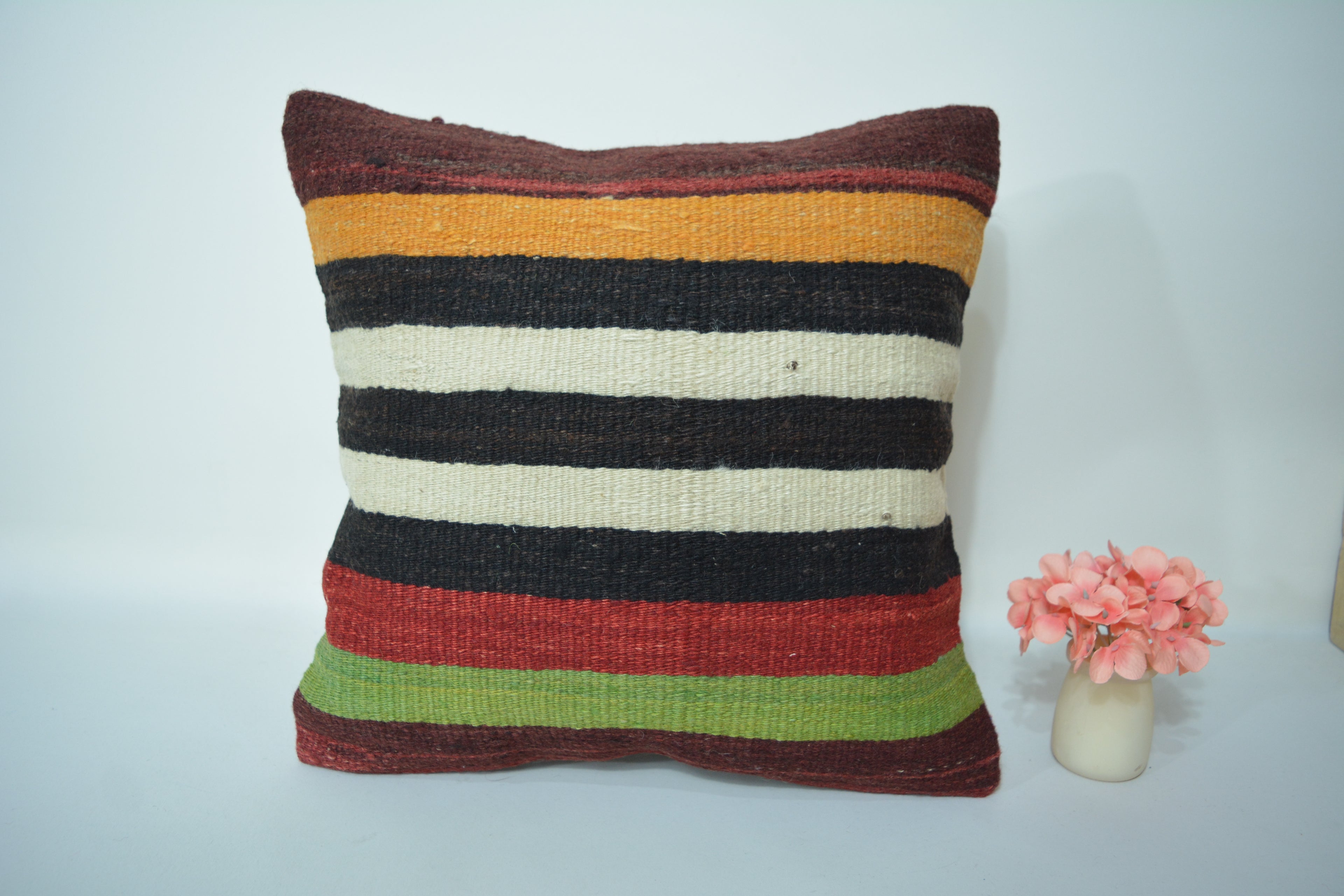 Een Tijdloos en Duurzaam Interieuraccessoire 40x40cm. // 16x16in.