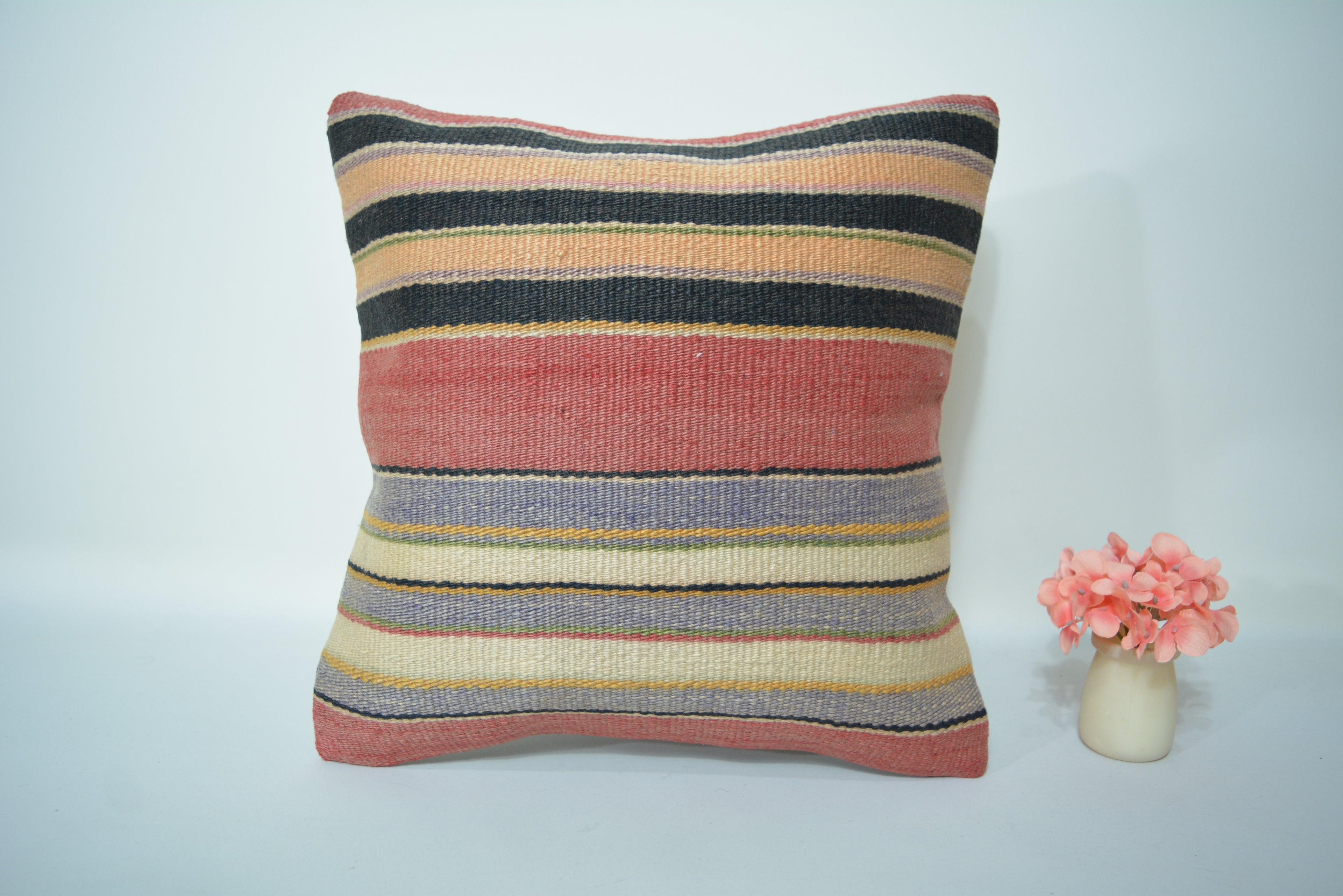 Een Tijdloos en Duurzaam Interieuraccessoire 40x40cm. // 16x16in.