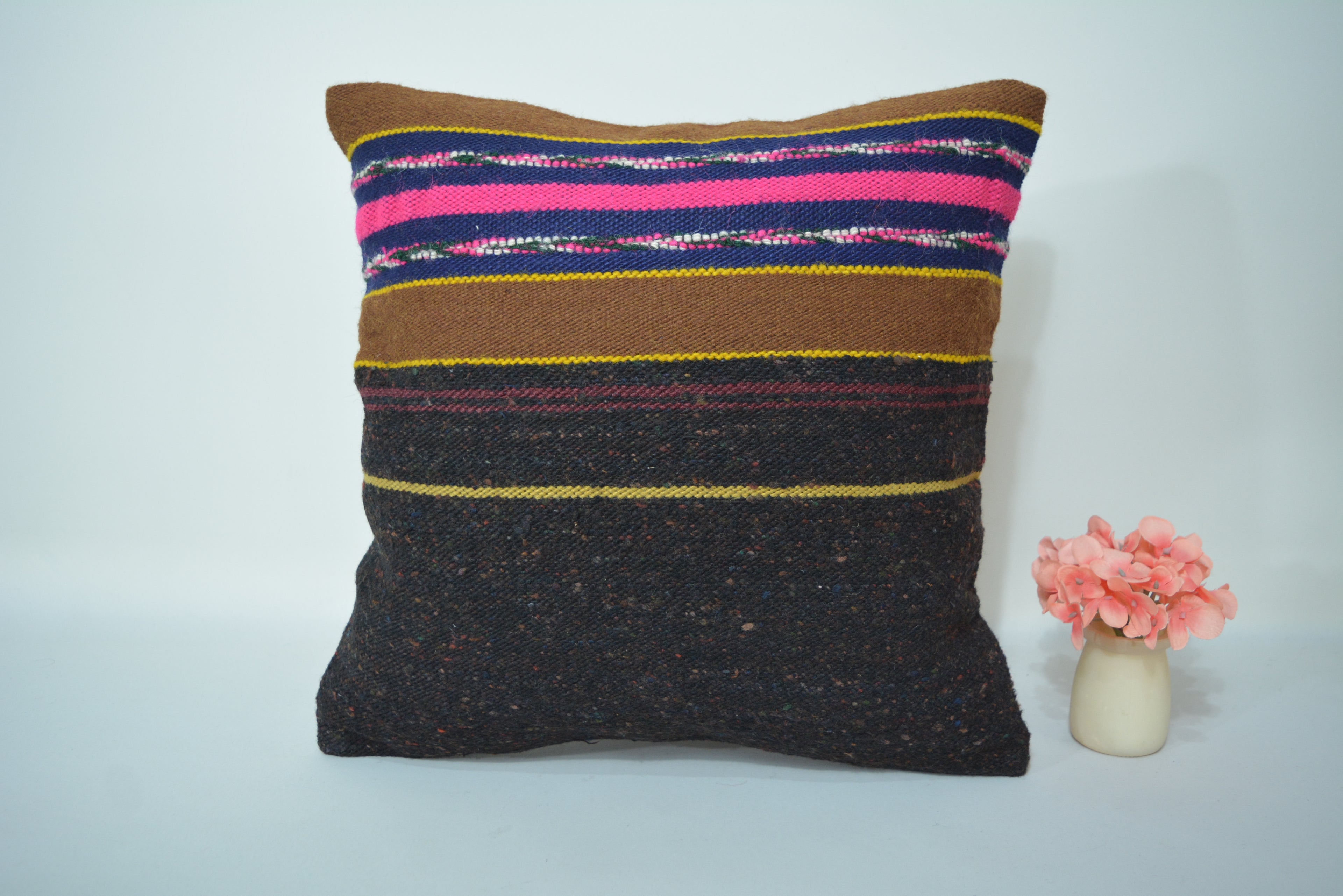 Een Tijdloos en Duurzaam Interieuraccessoire 40x40cm. // 16x16in.