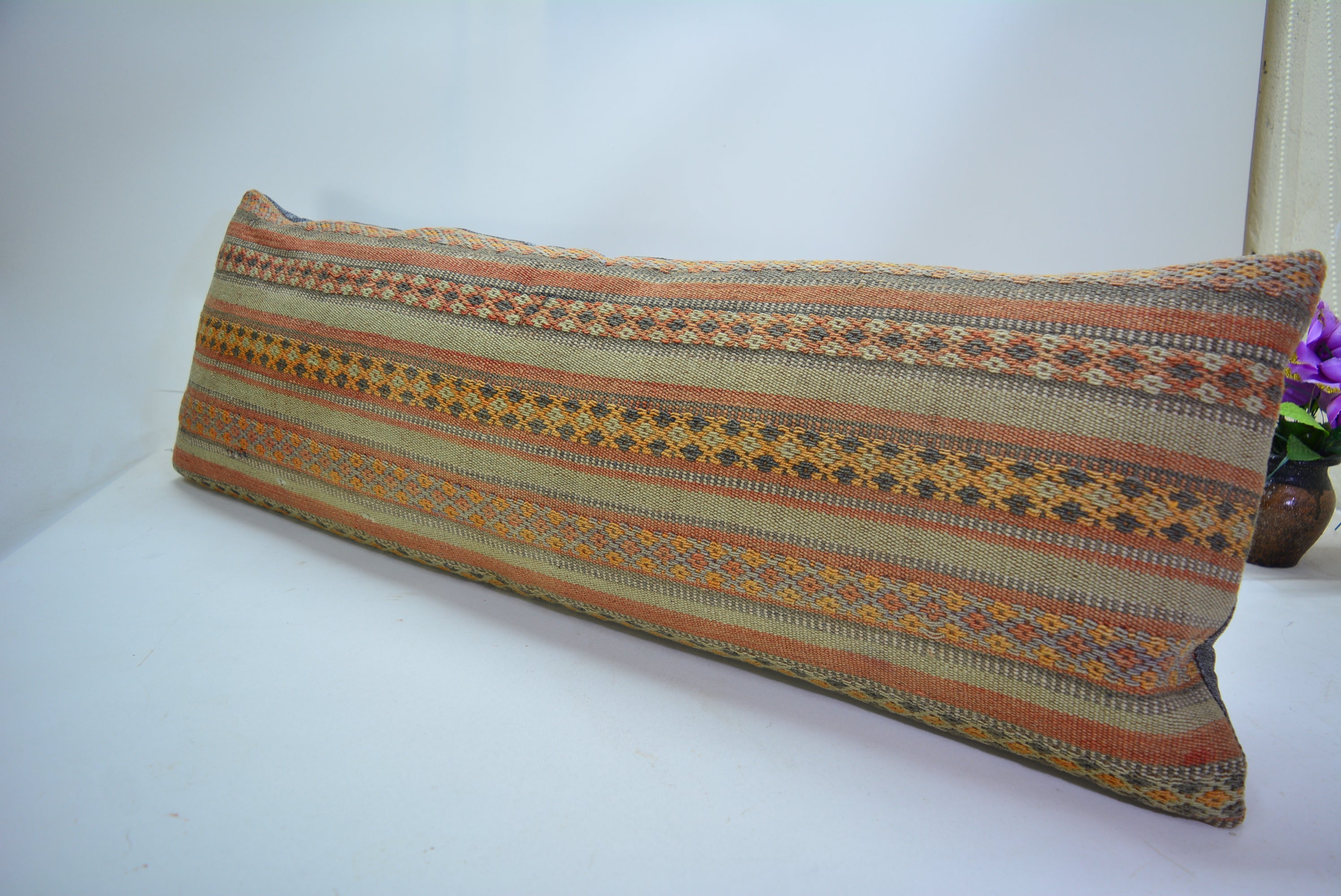 Bohemian Handgeweven Kelim Kussen 30x90cm. // 12x35in. Exclusief