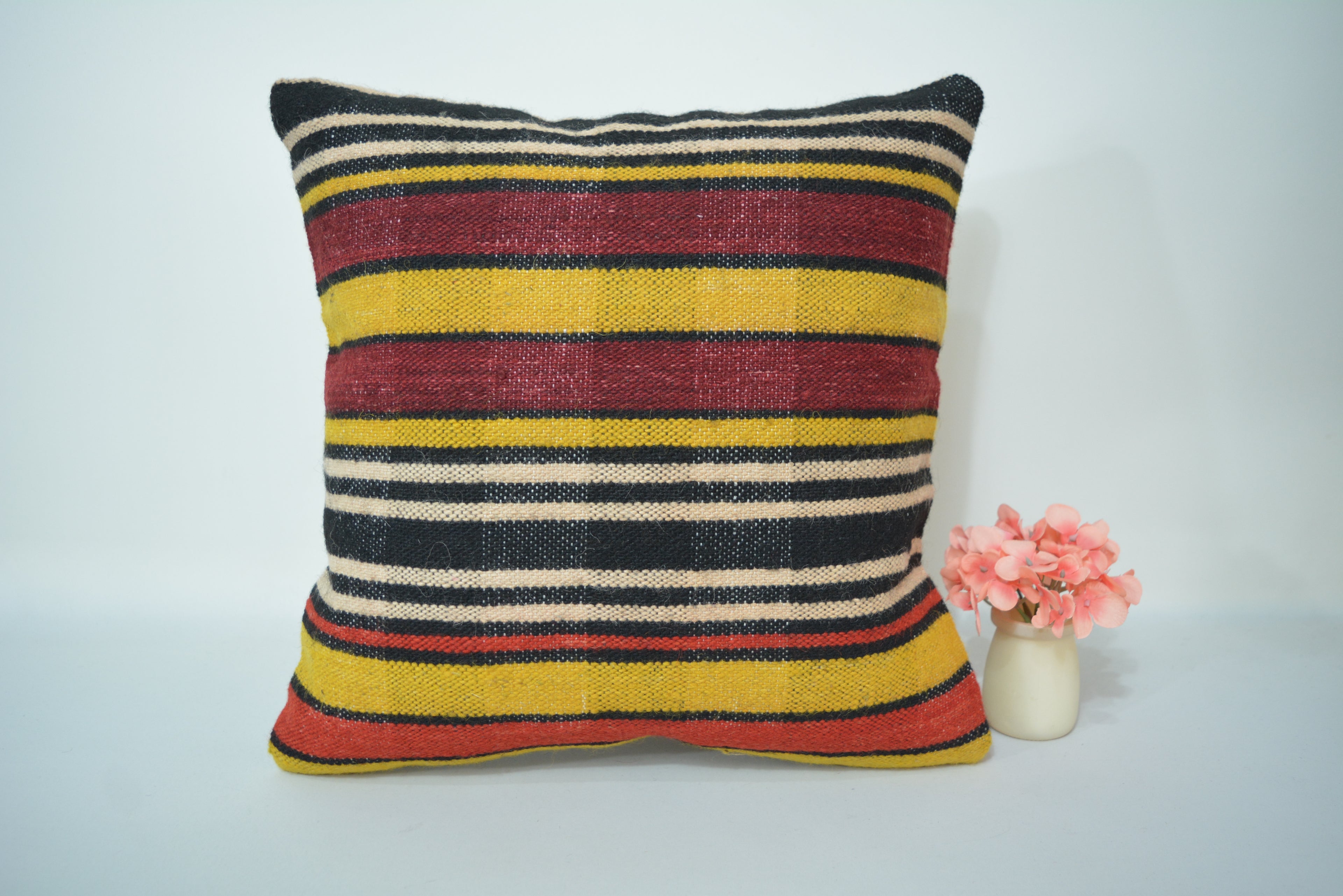 Een Tijdloos en Duurzaam Interieuraccessoire 40x40cm. // 16x16in.