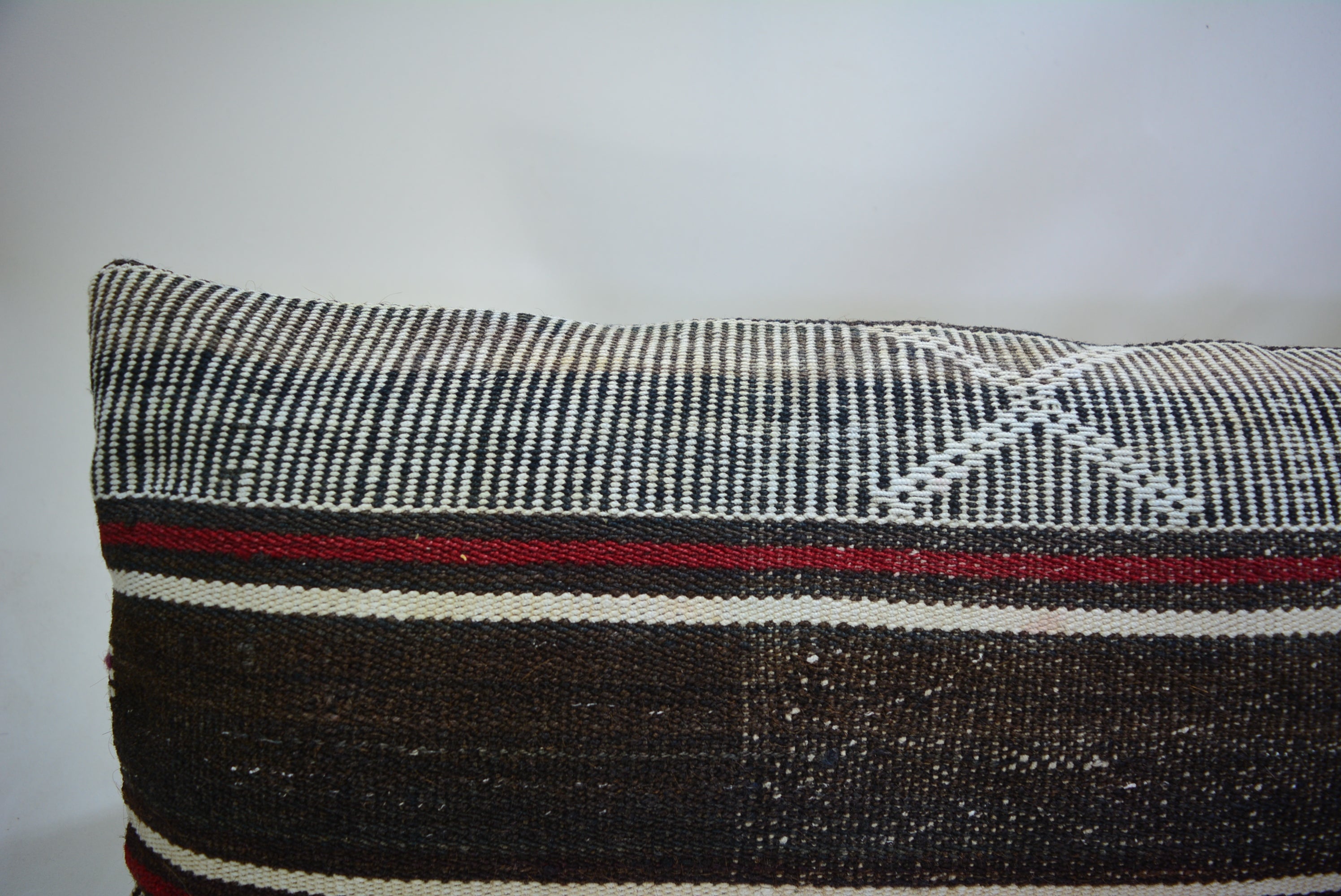 Bohemian Handgeweven Kelim Kussen 30x90cm. // 12x35in. Exclusief
