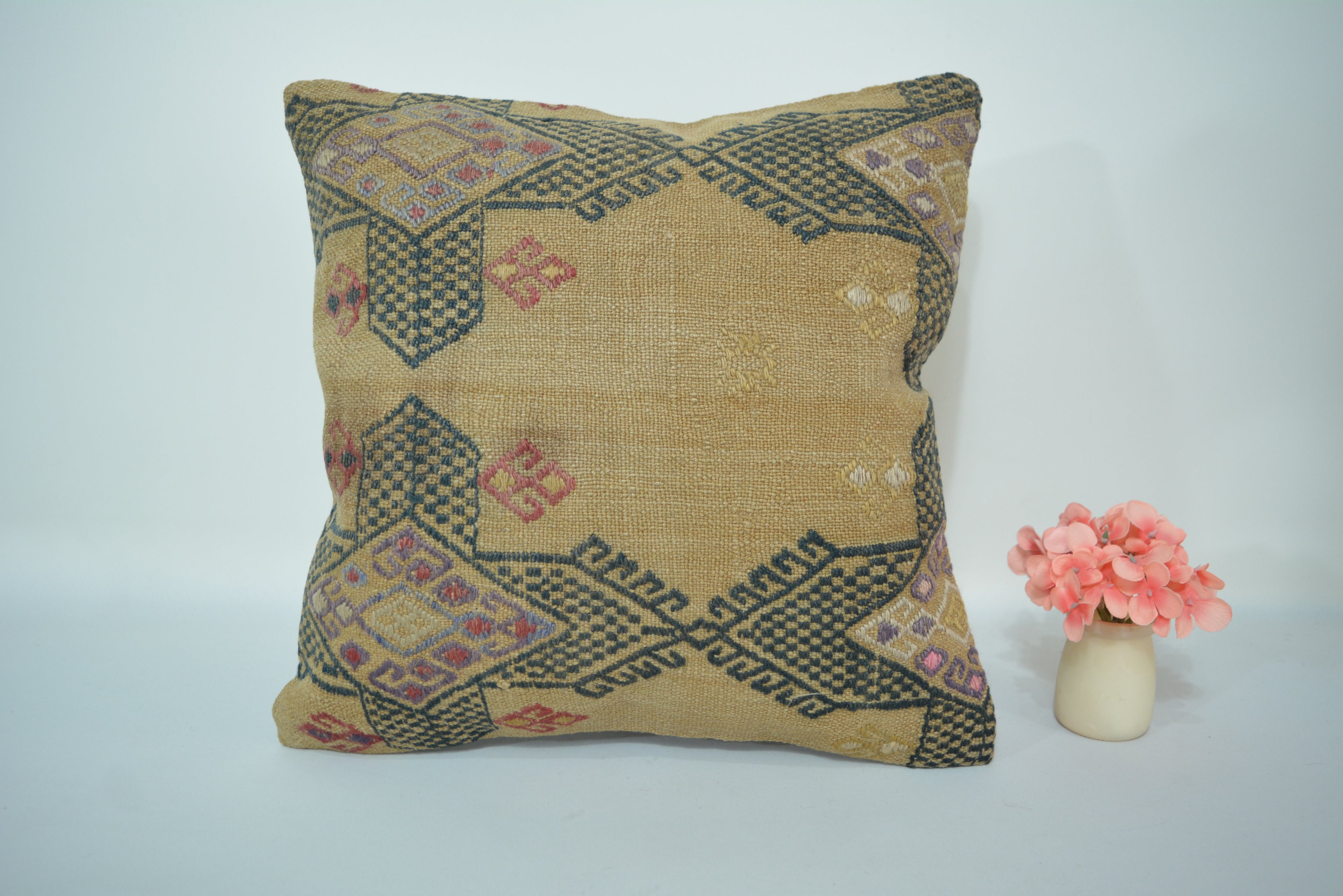 Een Tijdloos en Duurzaam Interieuraccessoire 40x40cm. // 16x16in.