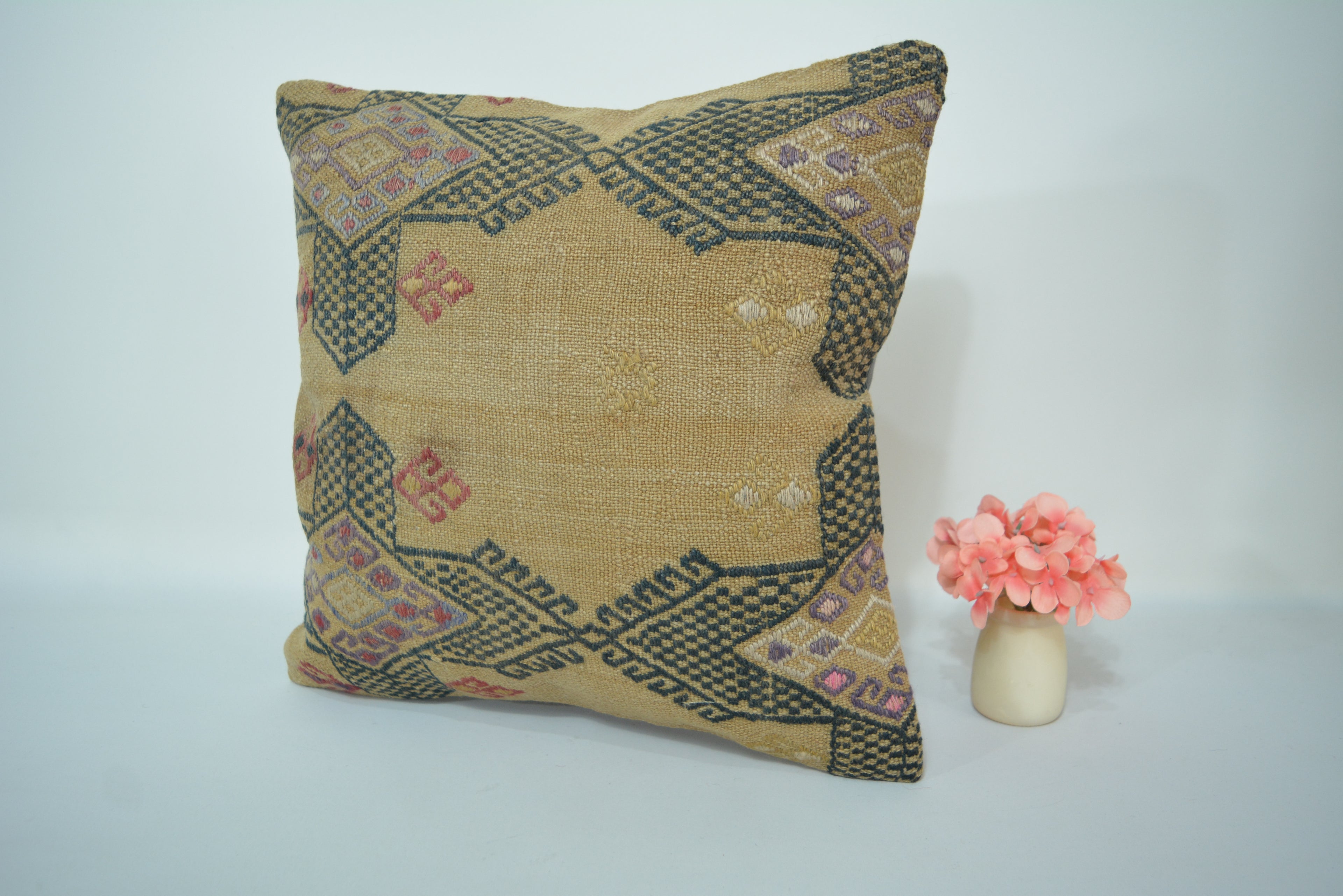 Een Tijdloos en Duurzaam Interieuraccessoire 40x40cm. // 16x16in.