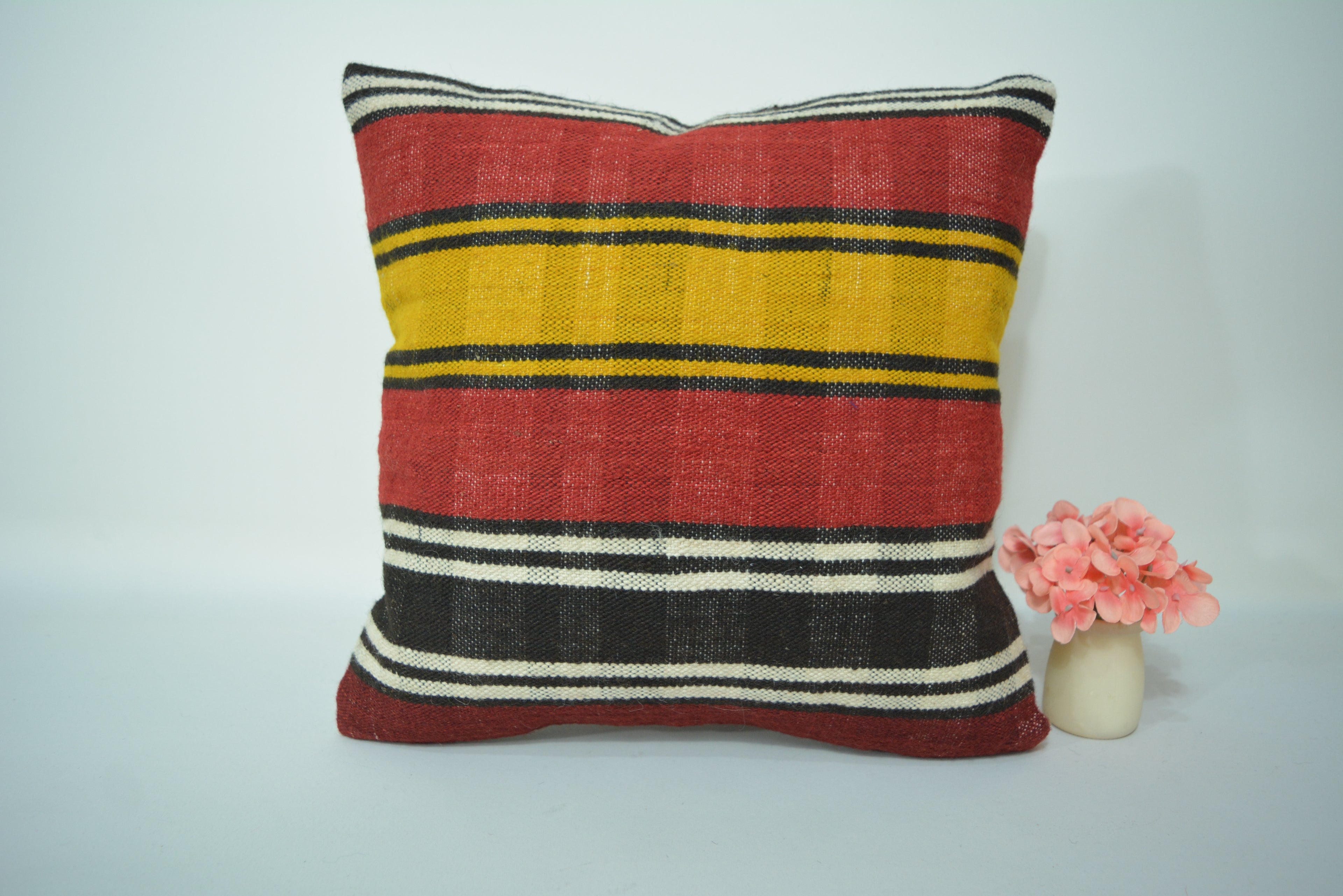 Een Tijdloos en Duurzaam Interieuraccessoire 40x40cm. // 16x16in.