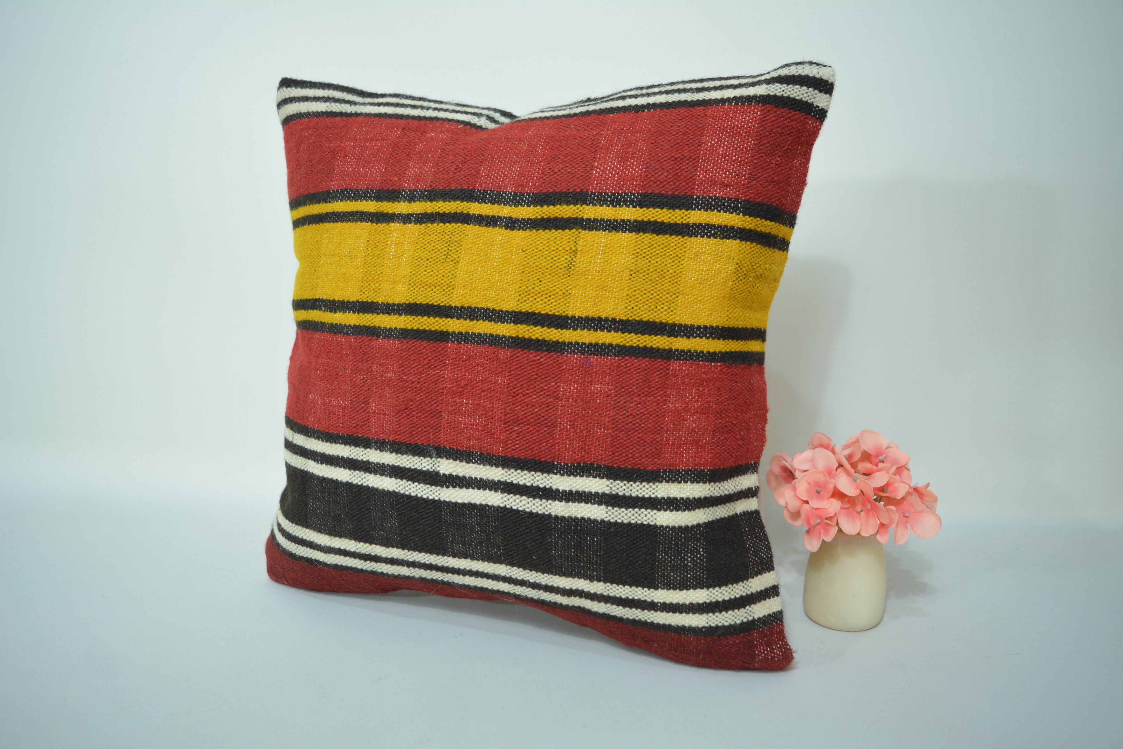 Een Tijdloos en Duurzaam Interieuraccessoire 40x40cm. // 16x16in.