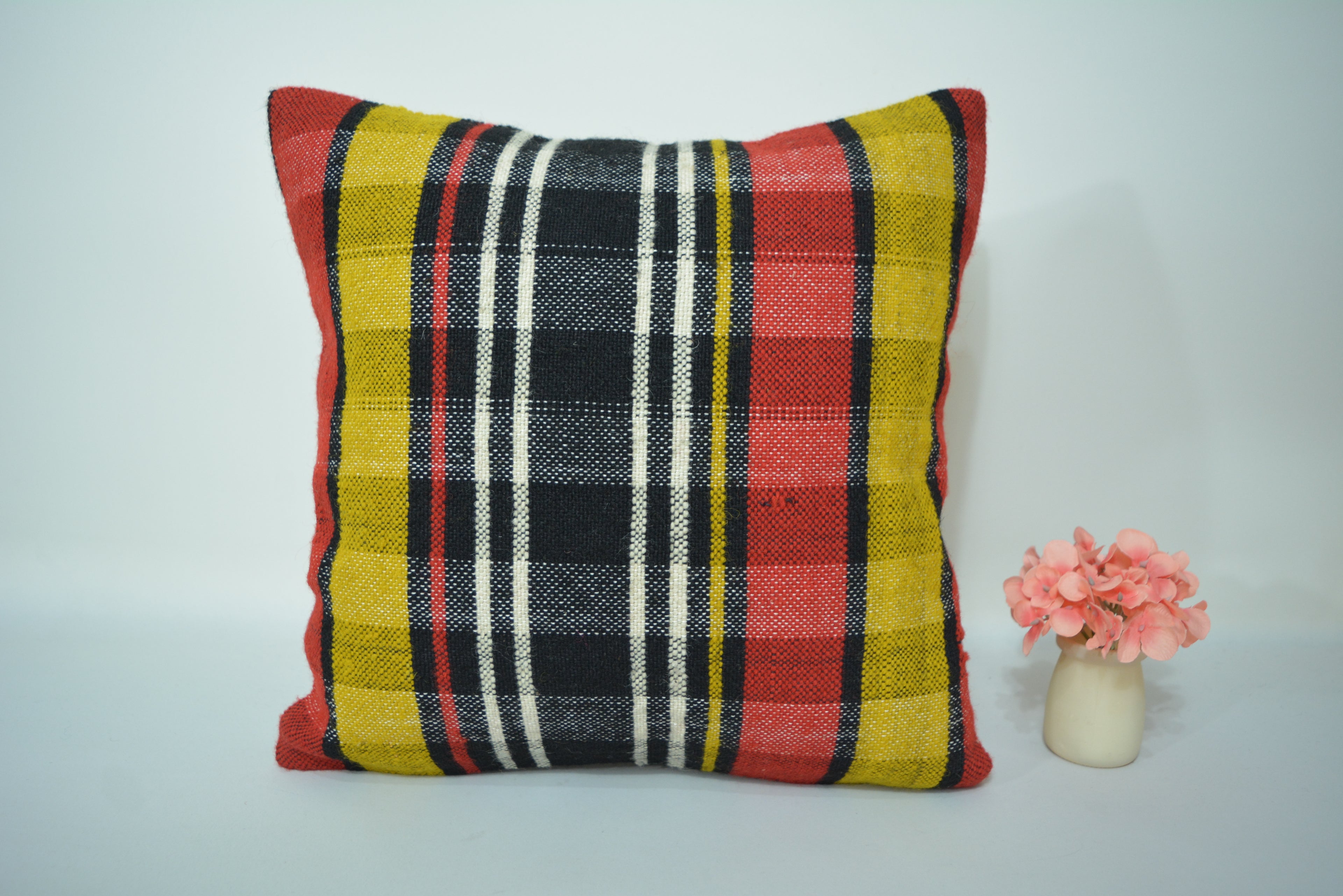 Een Tijdloos en Duurzaam Interieuraccessoire 40x40cm. // 16x16in.
