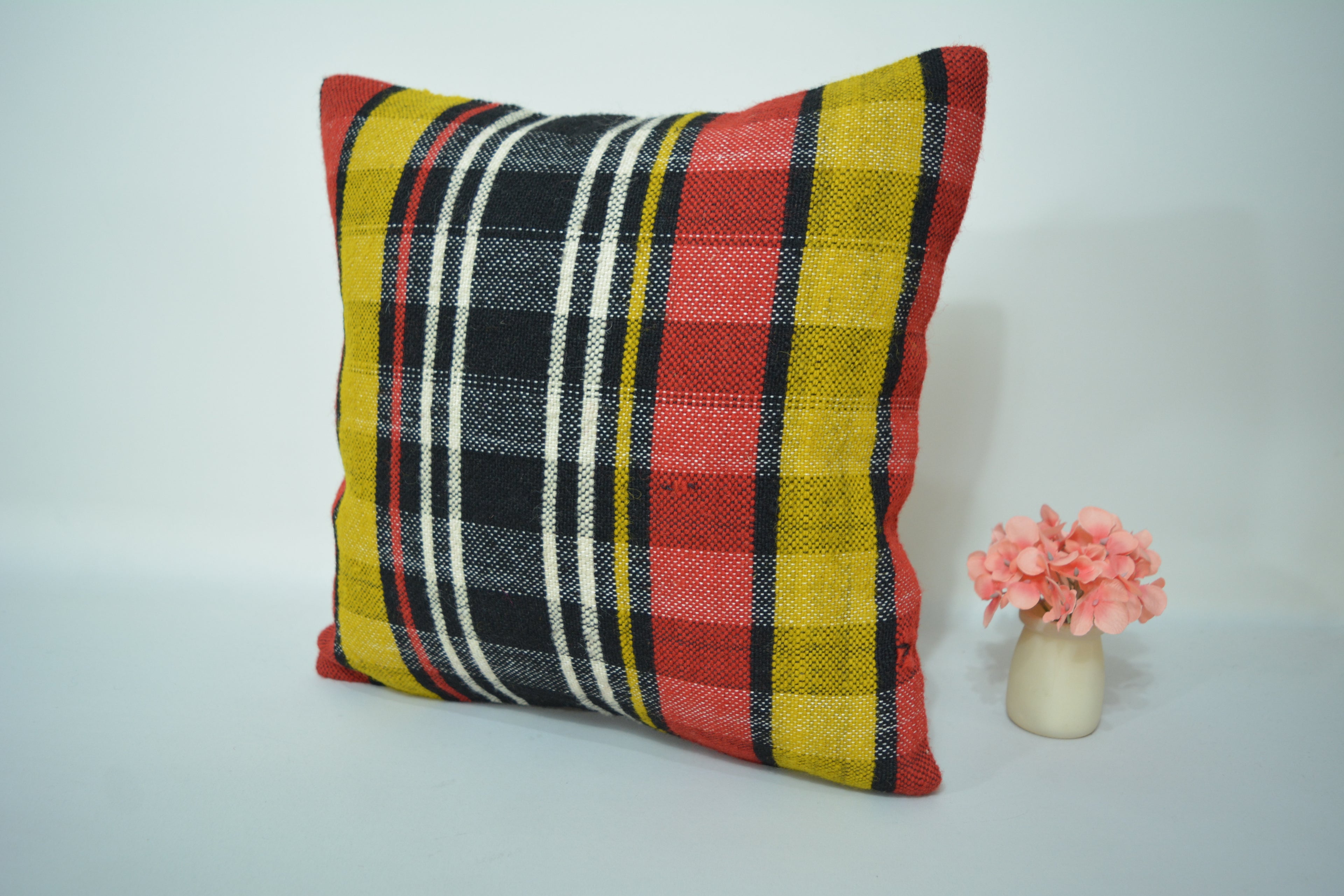 Een Tijdloos en Duurzaam Interieuraccessoire 40x40cm. // 16x16in.