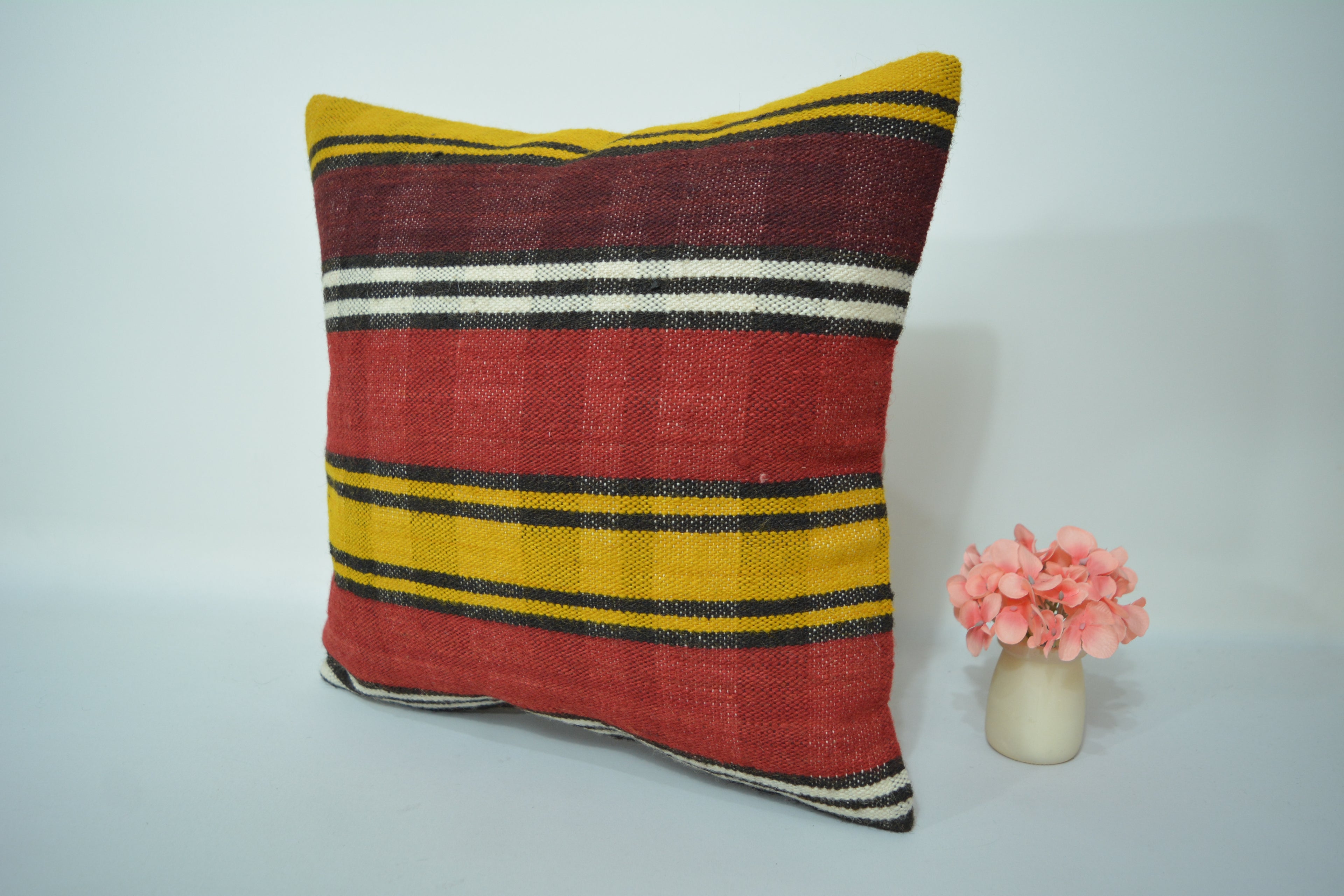 Een Tijdloos en Duurzaam Interieuraccessoire 40x40cm. // 16x16in.