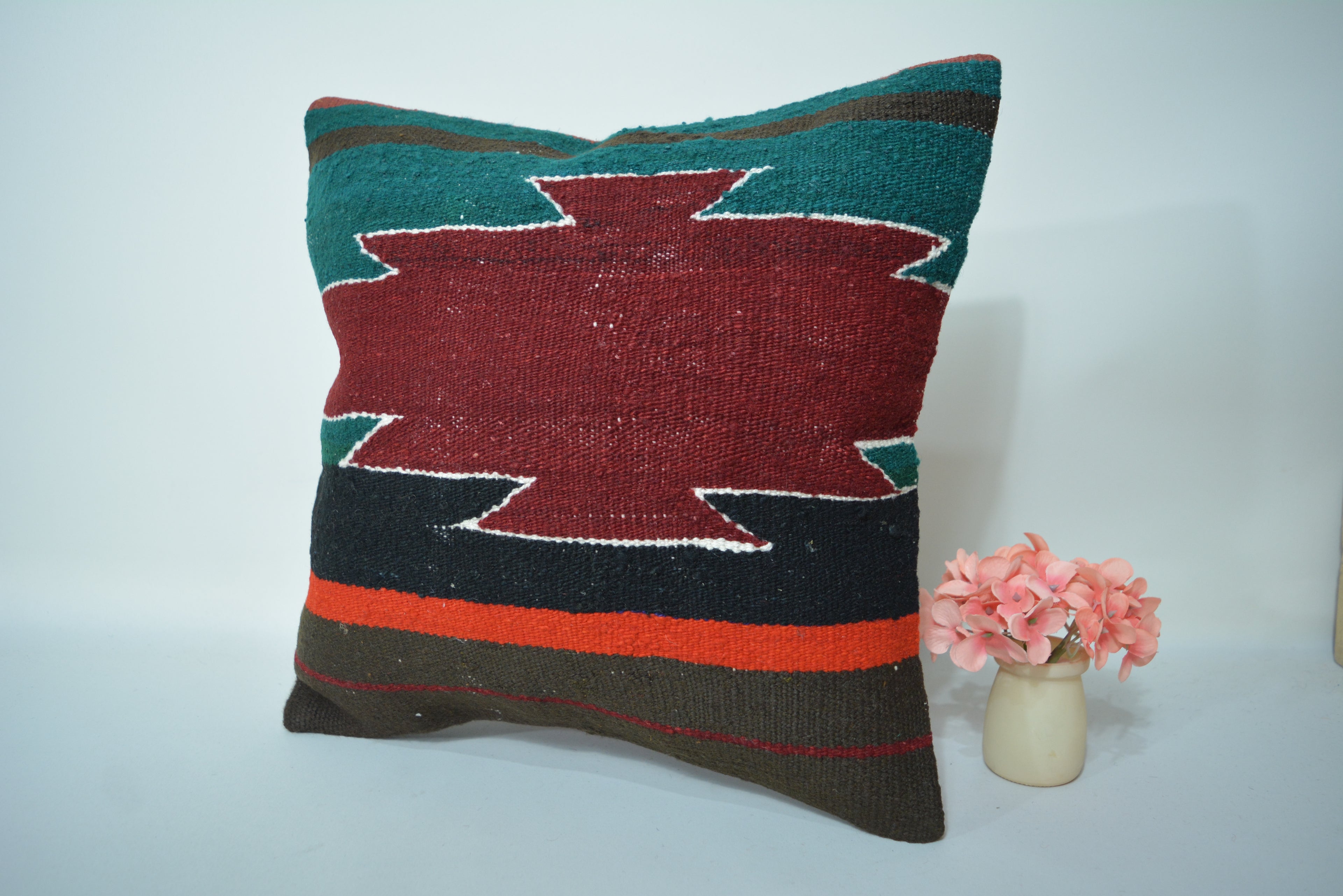Een Tijdloos en Duurzaam Interieuraccessoire 40x40cm. // 16x16in.