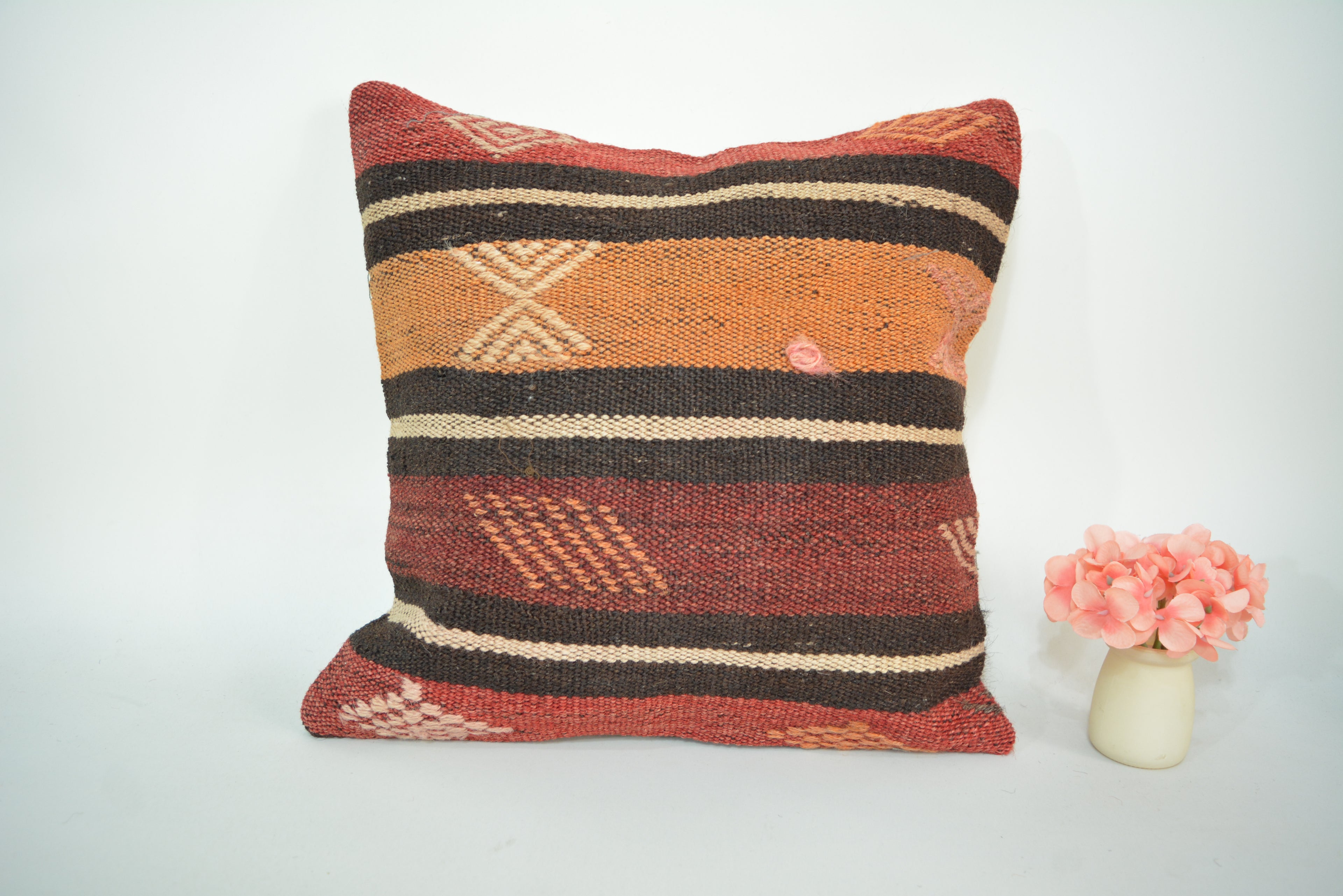 Een Tijdloos en Duurzaam Interieuraccessoire 40x40cm. // 16x16in.
