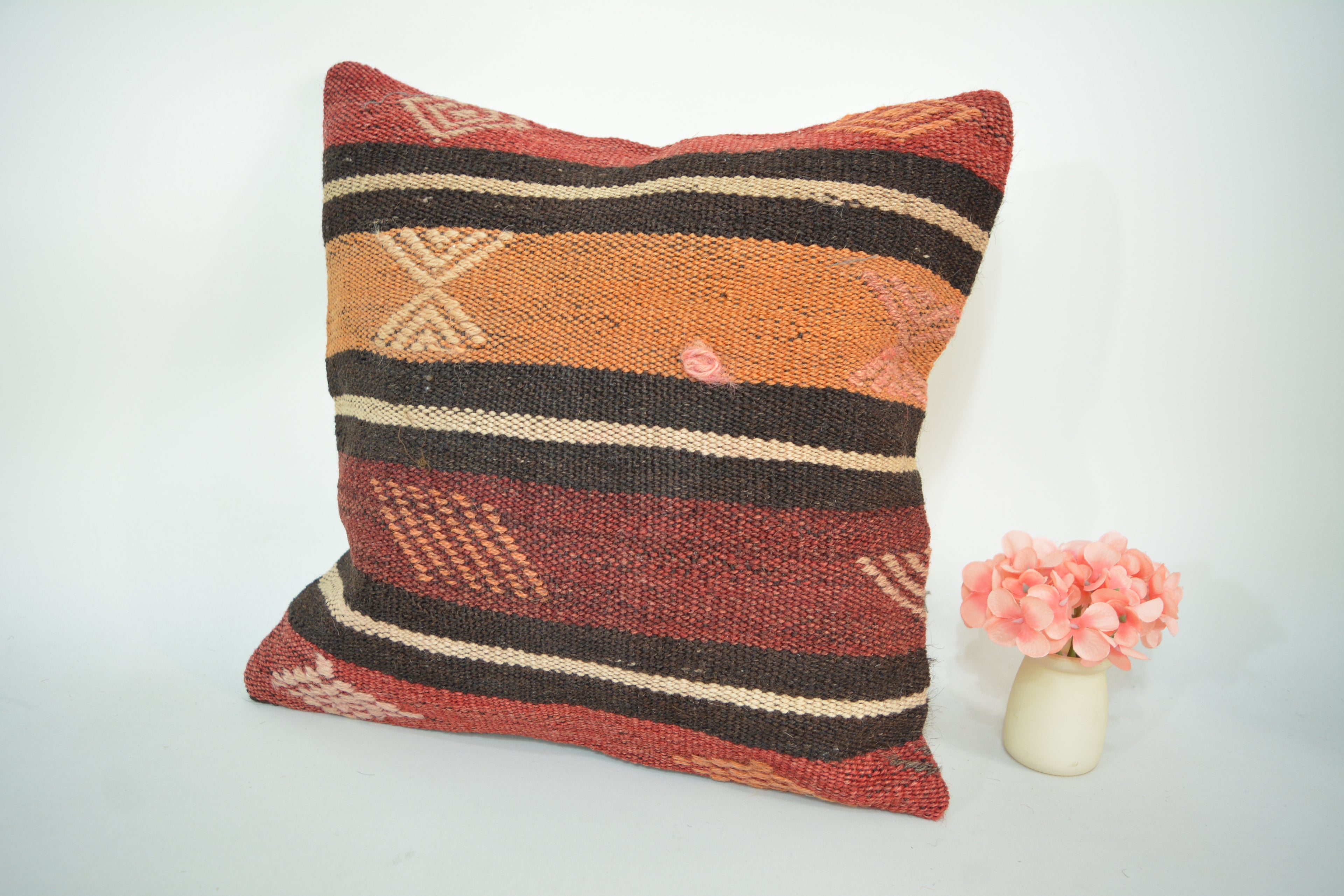 Een Tijdloos en Duurzaam Interieuraccessoire 40x40cm. // 16x16in.