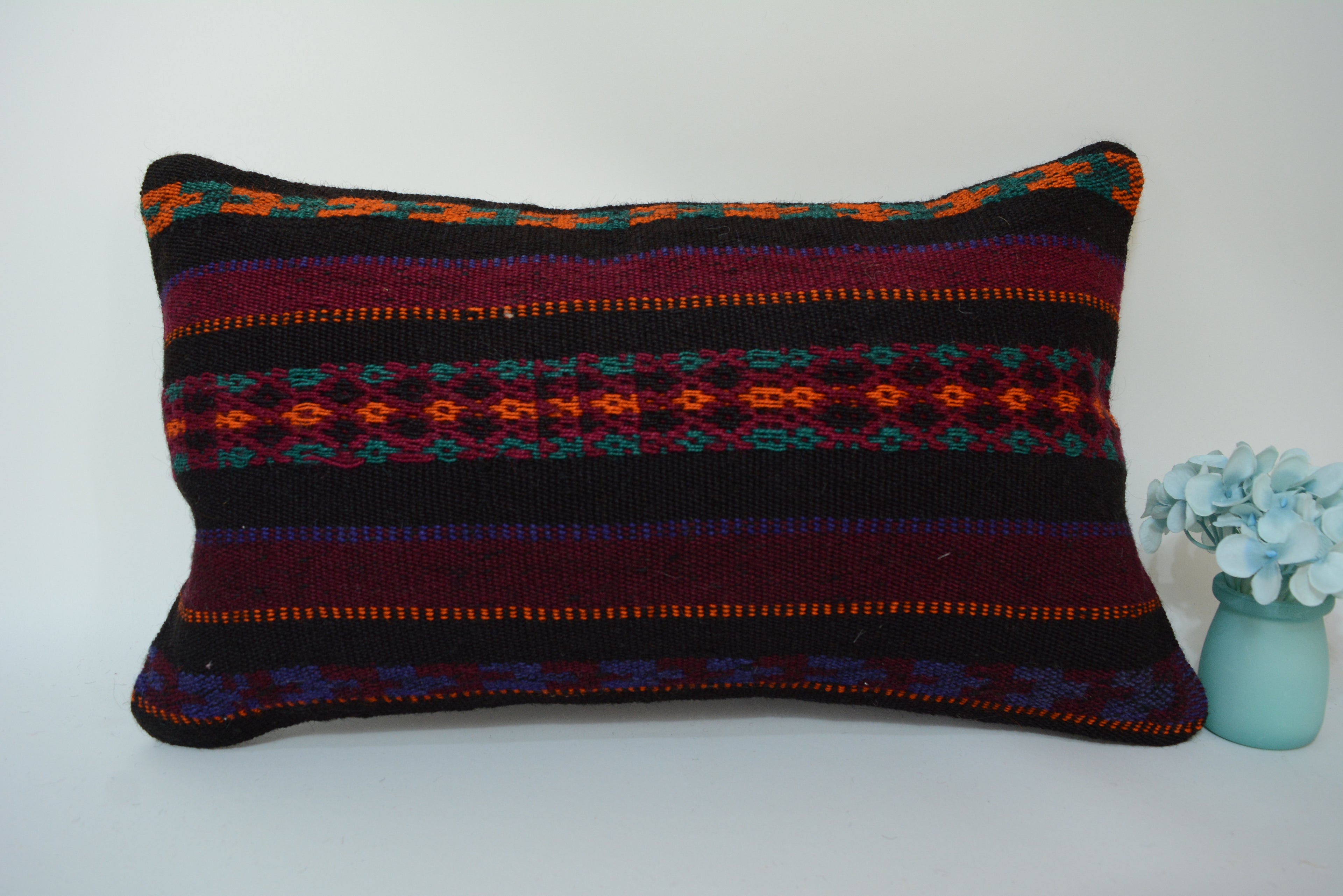 Authentiek Kelim Sierkussen 30x50cm. // 12x20in. Met de Hand Gemaakt uit Originele Tapijten