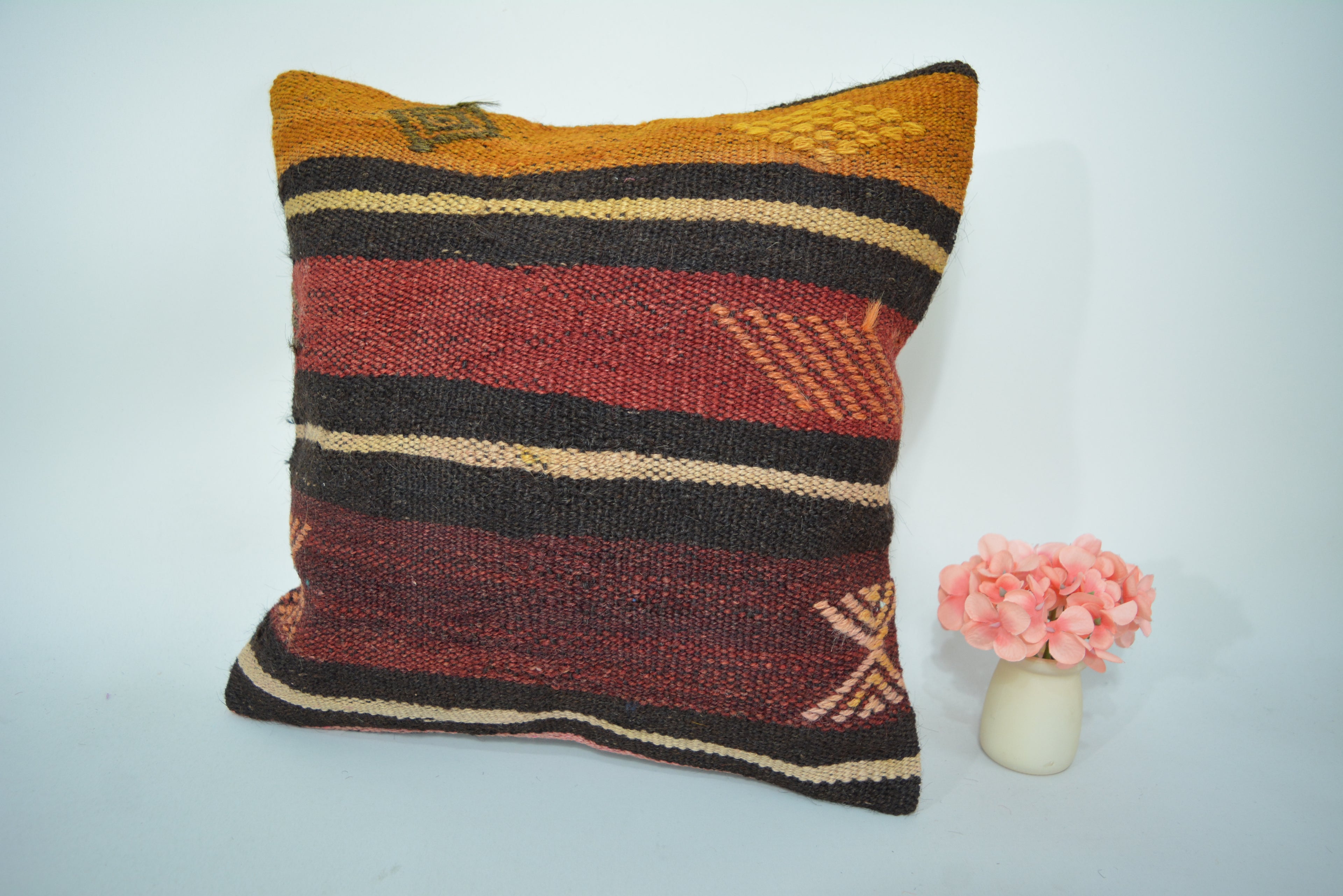 Een Tijdloos en Duurzaam Interieuraccessoire 40x40cm. // 16x16in.