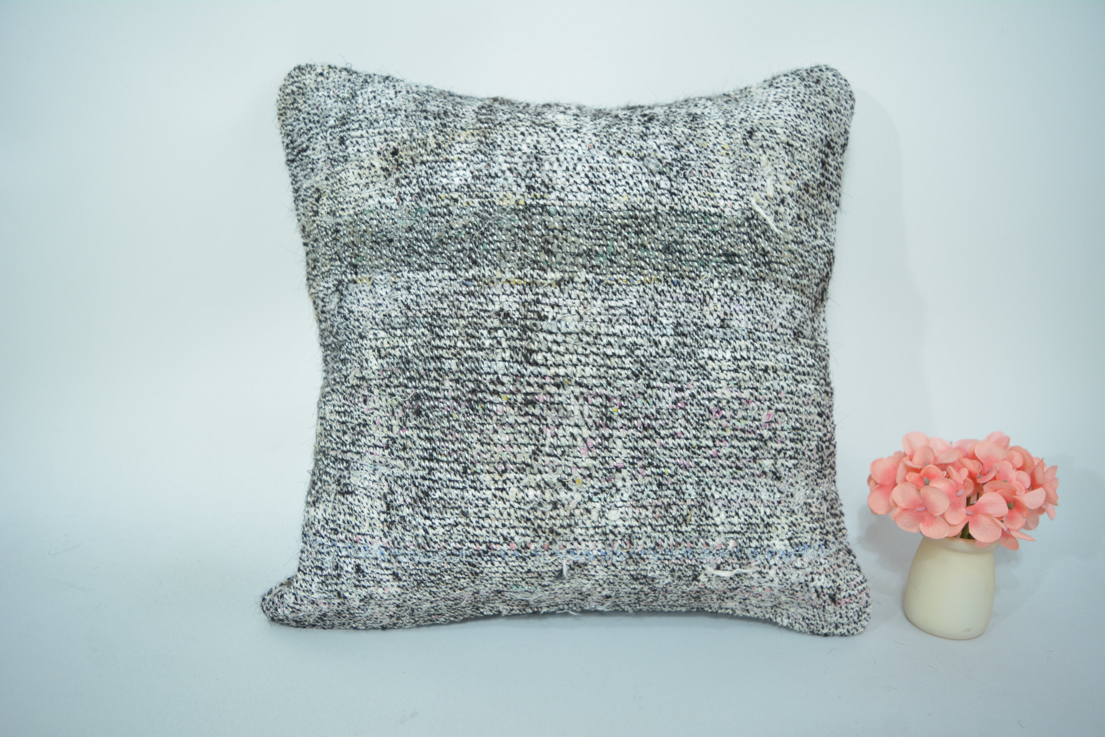 Een Tijdloos en Duurzaam Interieuraccessoire 40x40cm. // 16x16in.