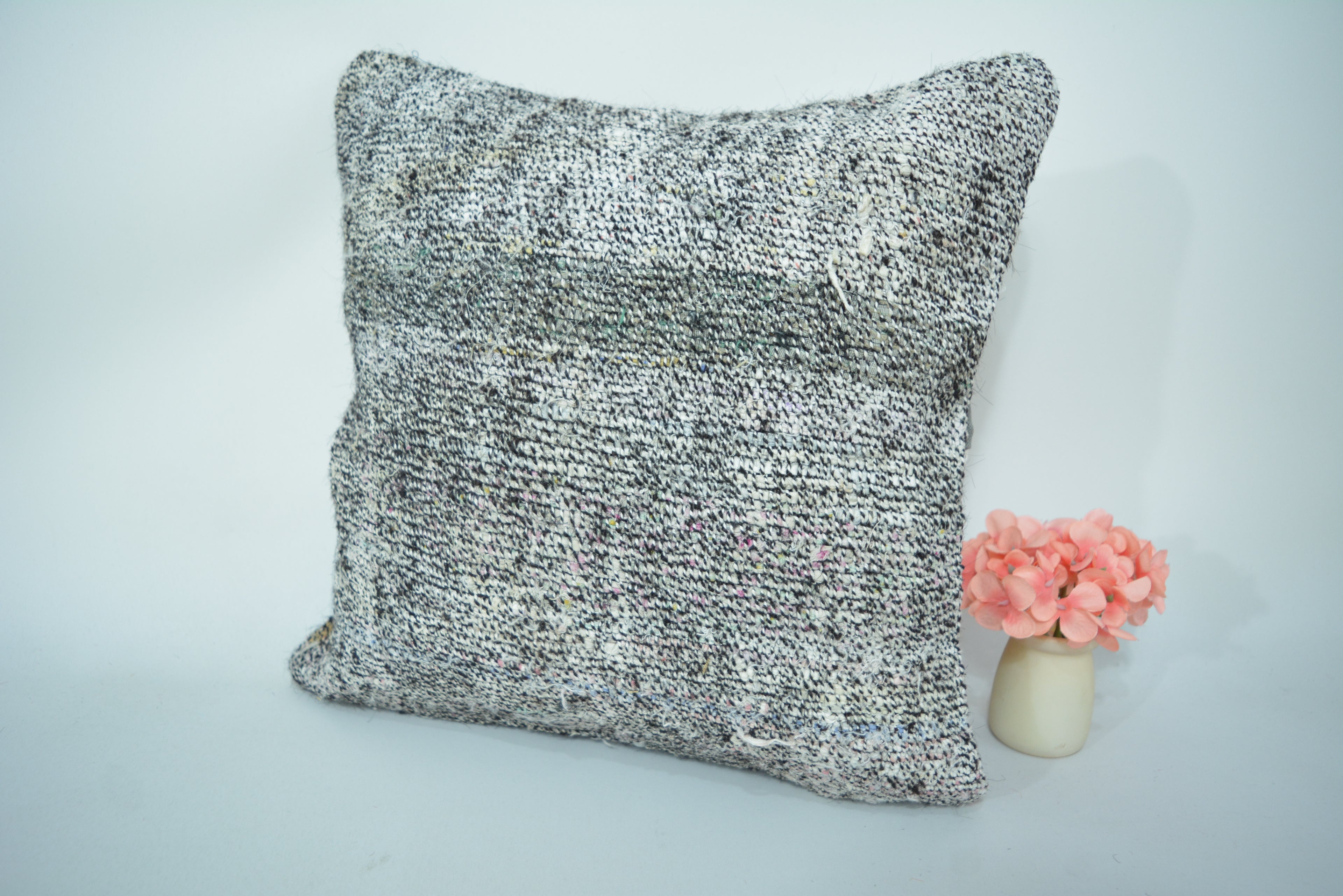 Een Tijdloos en Duurzaam Interieuraccessoire 40x40cm. // 16x16in.