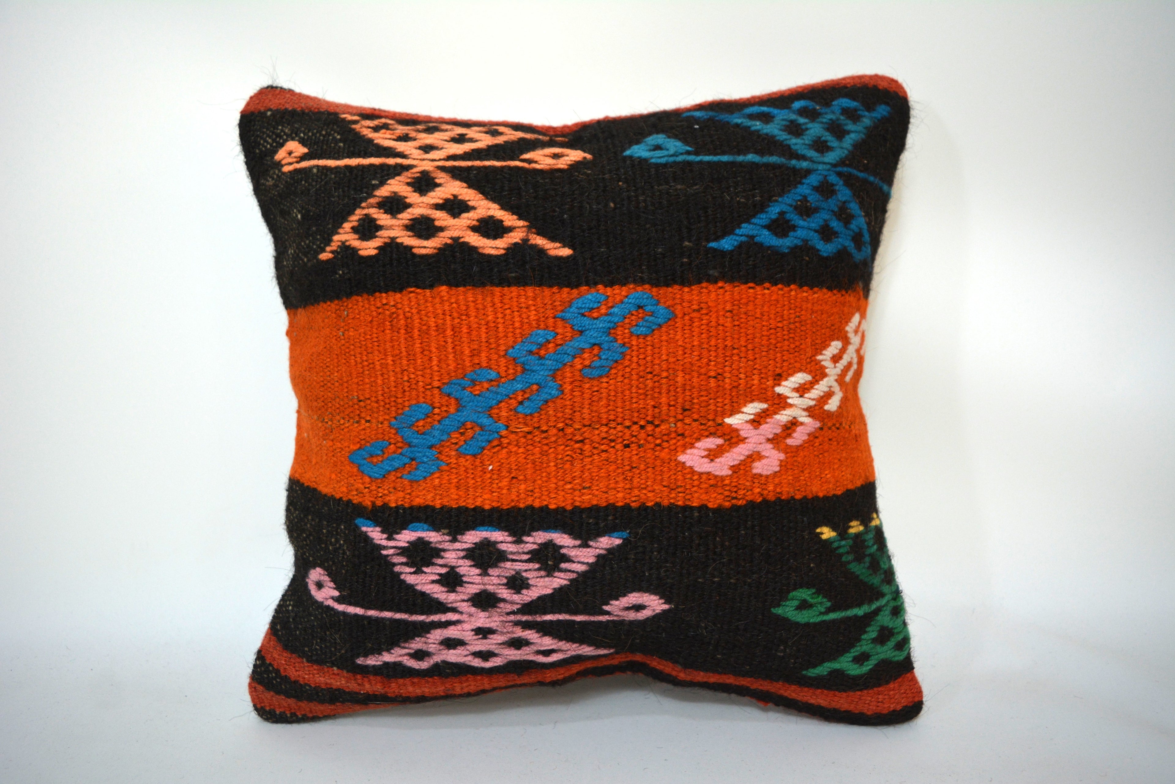 Traditioneel Vakmanschap en Tijdloze Elegantie 40x40cm. // 16x16in.