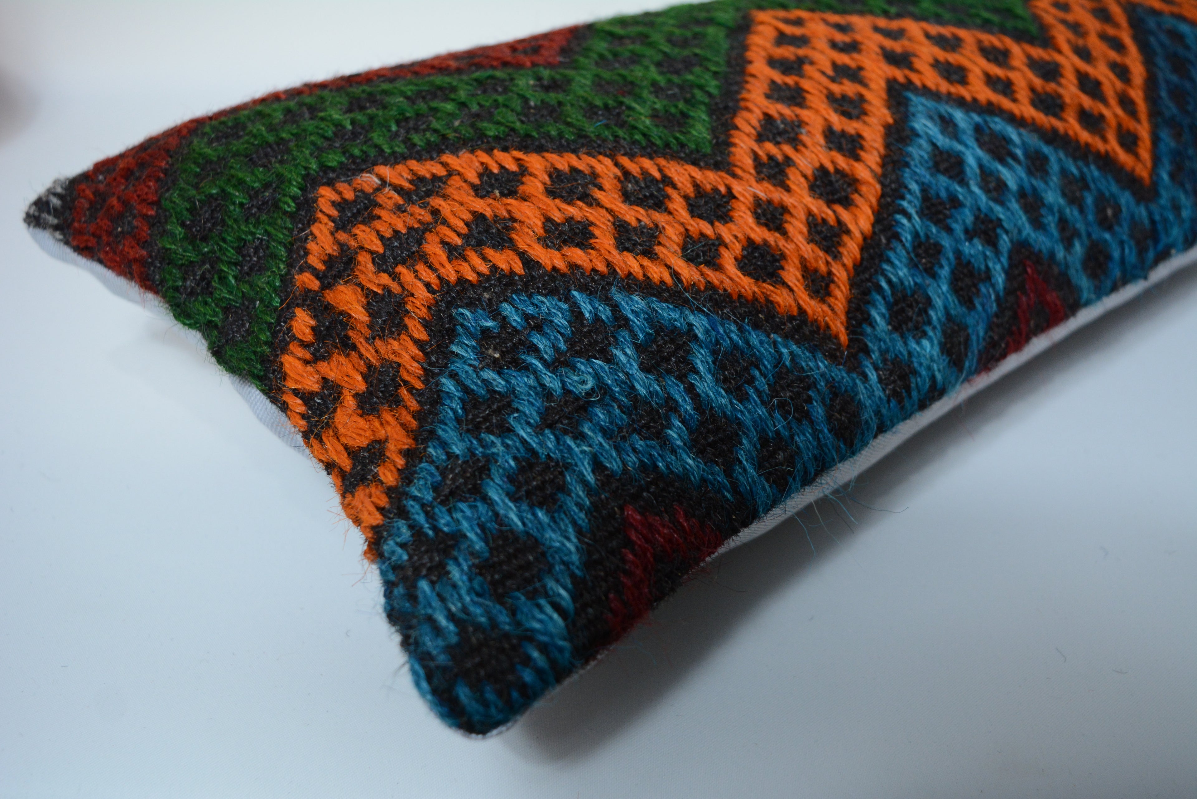 Bohemian Handgeweven Kelim Kussen 30x90cm. // 12x35in. Exclusief